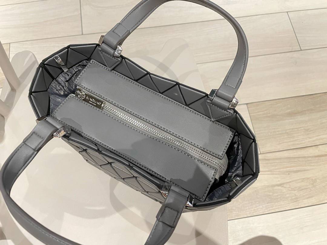 VIP GIFT 】BAOBAO Issey Miyake Crystal Matte Shoulder Bag