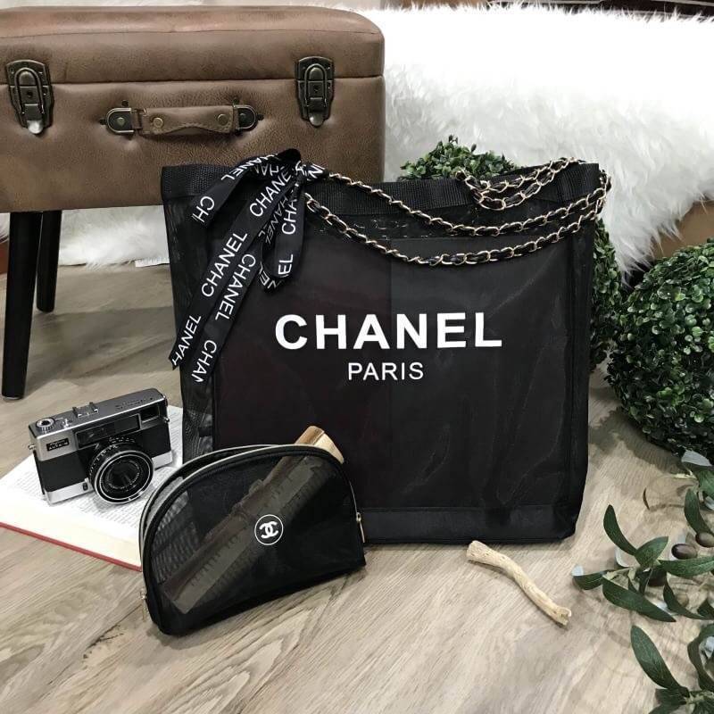 ห้ามพลาด Set สุดคุ้ม! ซื้อ1ได้ถึง2! Chanel GWP Shopping Bag With Pouch VIP Gift With Purchase กระเป๋าสะพายทรง Shopping Bag พร้อมกระเป๋าPouchใบเล็กเข้าชุดเเพ็คคู่รุ่น Limited Edition พรีเมี่ยมกิ้ฟแท้จาก Chanel Perfume Counter วัสดุ Nylon โปร่งคุณภาพดี ใบให
