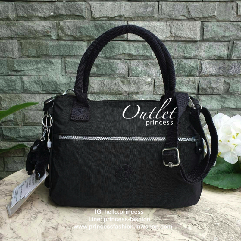 Kipling tote bag 2-way bag diagonally over handbags SEVRINE K15311 กระเป๋าถือ KIPLING รุ่น Sevrine แอคเซสเซอรี่ที่เหมาะแก่การพกพาในชีวิตประจำวัน จัดเก็บของให้เข้าที่ด้วยการแบ่งช่องกระเป๋าเป็น 2 ช่อง ดีไซน์โมเดิร์น กะทัดรัด คล่องตัวทุกการเคลื่อนไหว กระเป๋า