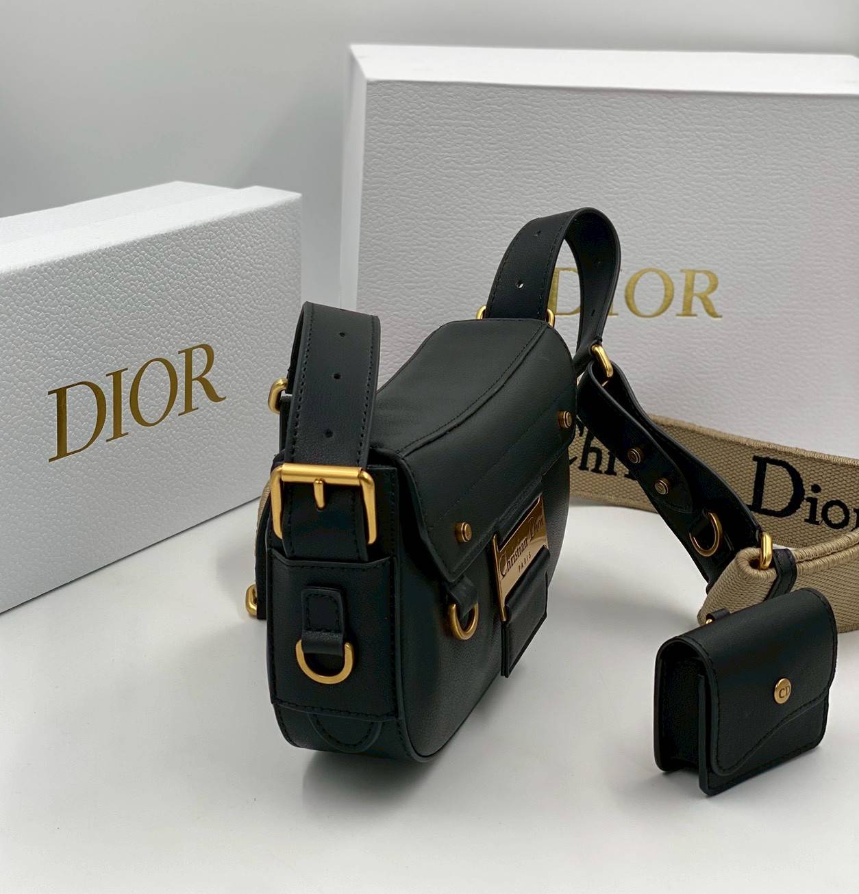 ORI หนังแท้ | DIOR Small Streetchic Bag Black Vintage Smooth Leather กระเป๋าสะพายนิยามใหม่ของดีไซน์อันเป็นเอกลักษณ์ ฝาพับแบบแม่เหล็กสีทองโบราณสลักลาย Christian Dior Paris และห่วง D-ring ทันสมัย