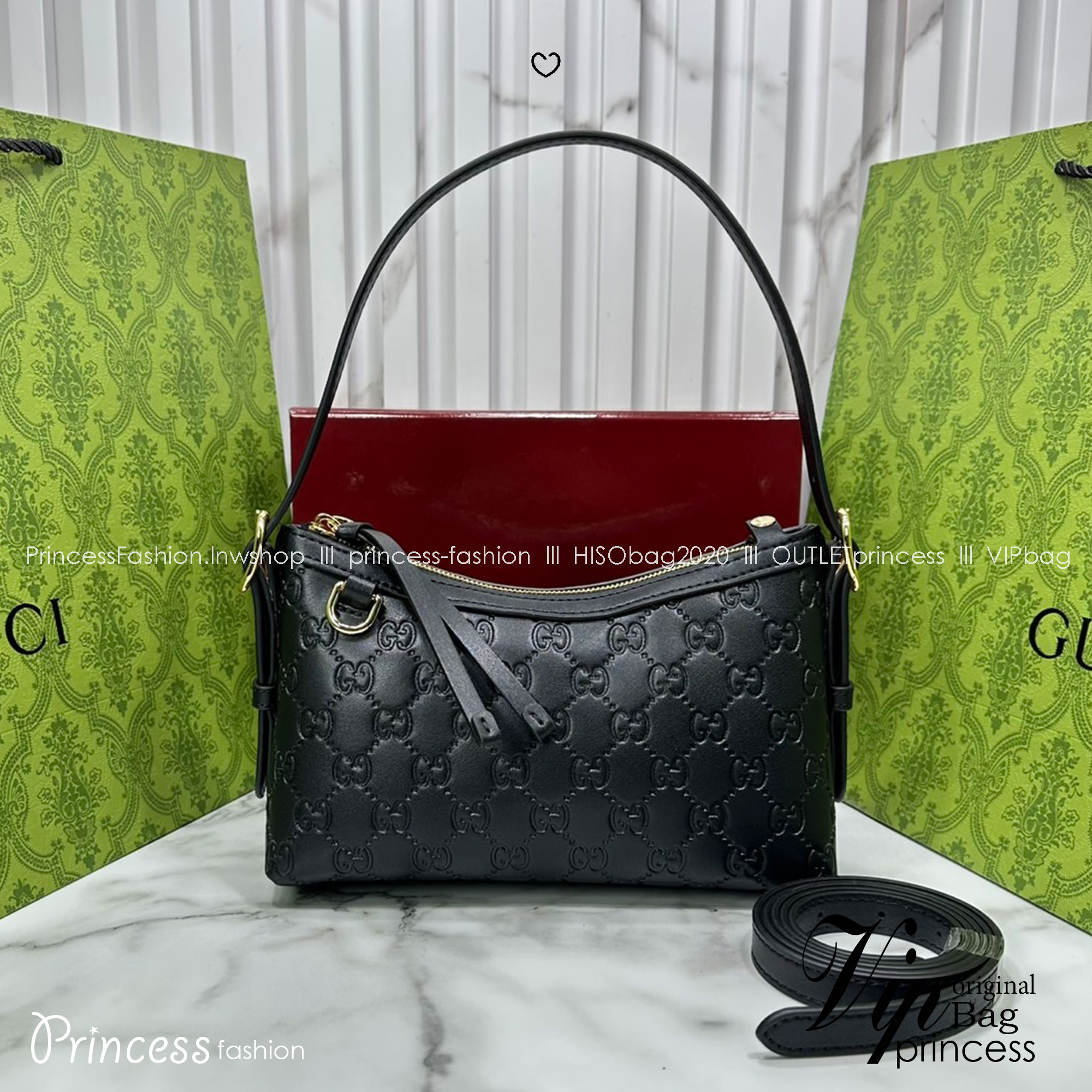 ORI หนังแท้ | Gucci GG Emblem small shoulder bag กระเป๋าสะพายทรงพอช ถือ/คล้องไหล่เก๋ๆหรือสะพายข้างได้ ทรงสวยคลาสสิค มีอะไหล่ห่วงสำหรับห้อยพวงกุญแจได้ เป็นไอเท็มต้องมีและยกเป็น everyday bag ได้เลย