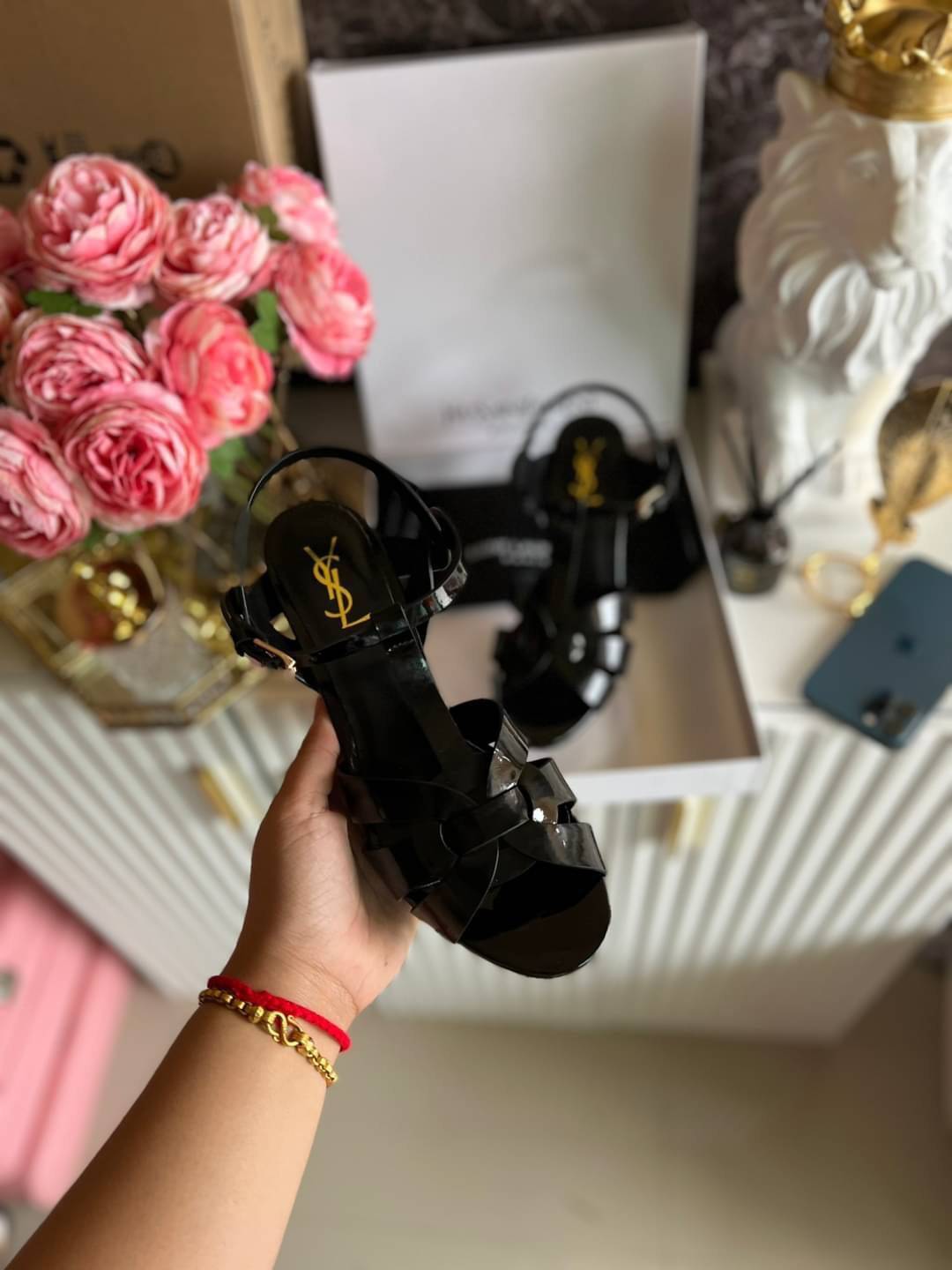 YSL TRIBUTE HEEL / SAINT LAURENT TRIBUTE HEEL / YSL HIGH HEEL เกรดออริจินอล รองเท้าส้นสูงแบรนด์หรู ที่สาวๆ ทุกคนควรมี ไว้ออกงานหรือใส่ทำงานได้ คู่นี้คือปังได้ตลอดกาล เพิ่มความสูงเพรียว สวยหรูมากค่ะ