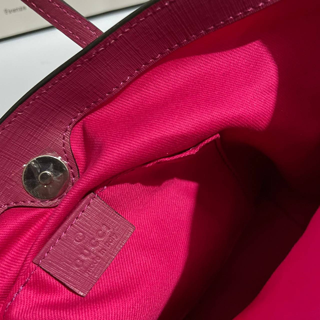 VIP 】Animal-Friendly Gucci Kid GG Supreme Tote Bag งานหนังแท้ทรงตั้งสวย ขนาดกะทัดรัด จุของได้เยอะ ใช้ได้ทั้งเด็กและผู้ใหญ่ น่ารักมากค่ะ