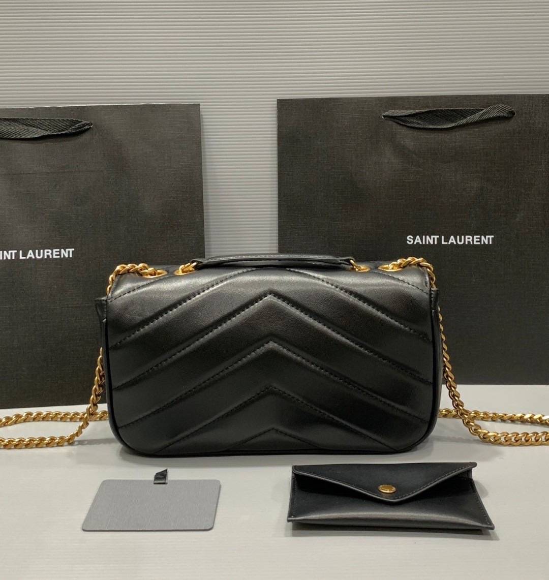 ORI | หนังแท้ 25cm YSL loulou small in matelassé กระเป๋าสะพายทรงสวยคลาสสิค มาพร้อมใบเล็กใส่การ์ด งานหนังแท้สมผัสนุ่มมือตะเข็บเย็บลายเชฟรอนสวยเป็นเอกลัษณ์
