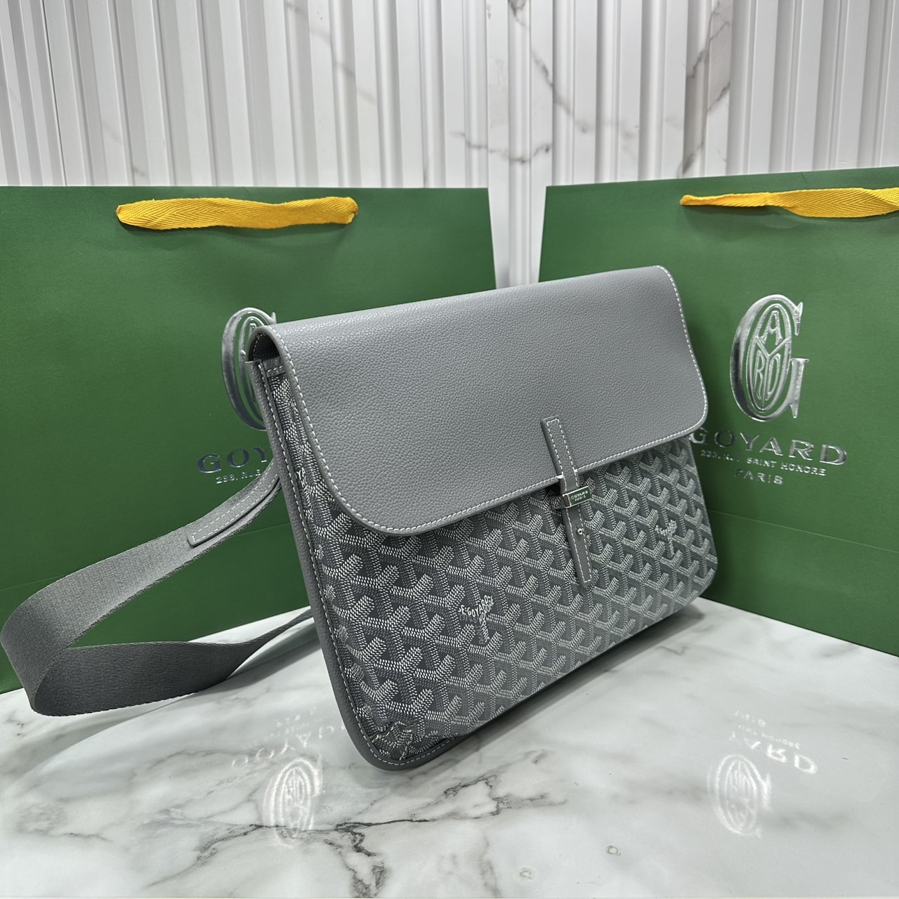 ORI หนังแท้ | Goyard Coursier Messenger bag กระเป๋าแมสเซ็นเจอร์ดีไซน์ใหม่ กะทัดรัดใช้งานได้อย่างคล่องตัว เหมาะมากสำหรับสายสปอร์ต ที่สุดของความหรูตอบโจทย์การใช้งาน ใบจริงสวยงามตามรูปค่ะ