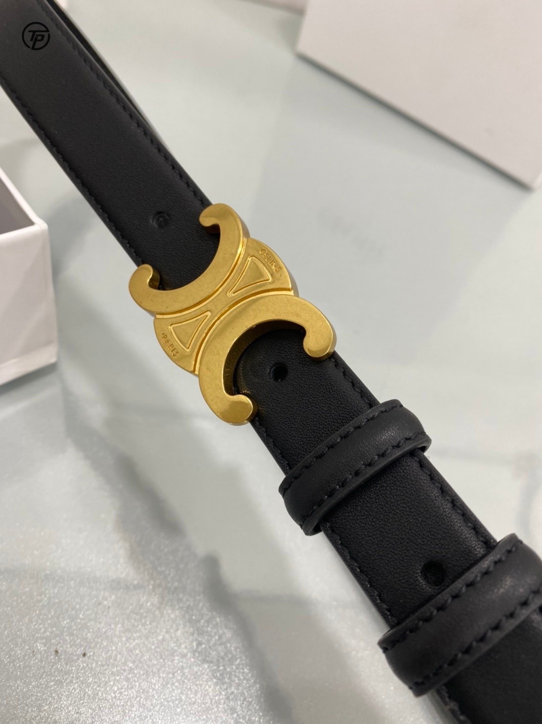 CELINE Belt Leather / CELINE Triomphe Belt in Smooth Calfskin พร้อมส่ง เข็มขัดเซลีน มีเส้นเดียวใช้ได้ทั้งปี ไม่ว่าลุคไหนๆ เส้นเดียวเอาอยู่ งานหนังเรียบสวยมาก แนะนำค่ะ