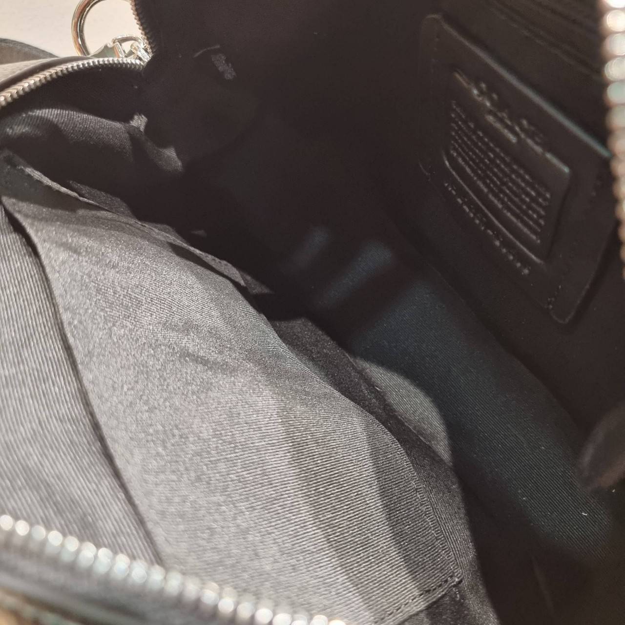 COACH ELIAS CROSSBODY IN SIGNATURE CANVAS BAG CJ509 CJ510 กระเป๋าครอสบอดี้ทรงคลาสสิค ดีไซน์รูปแบบใหม่ ใช้งานง่ายและสะดวก