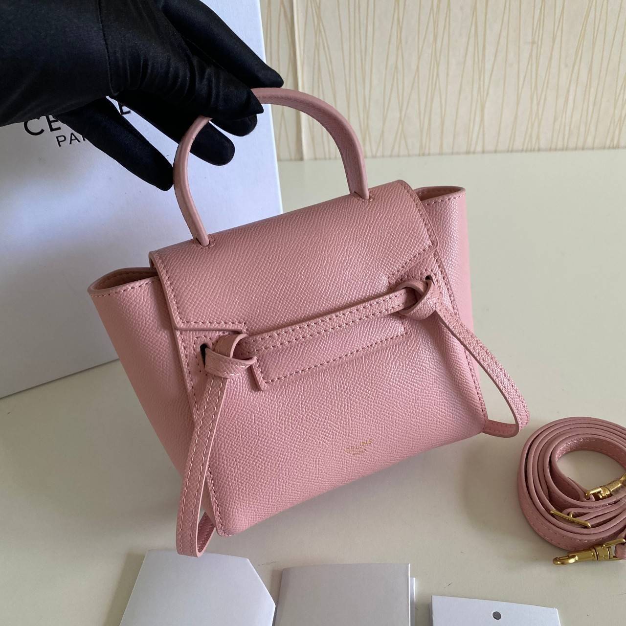 พรีเมี่ยมกิ๊ฟแท้ 100% 】รุ่นหนังแท้ CELINE PICO BELT BAG IN GRAINED CALFSKINAMAZONE ขนาดมินิ น่ารักสุดๆ PINK