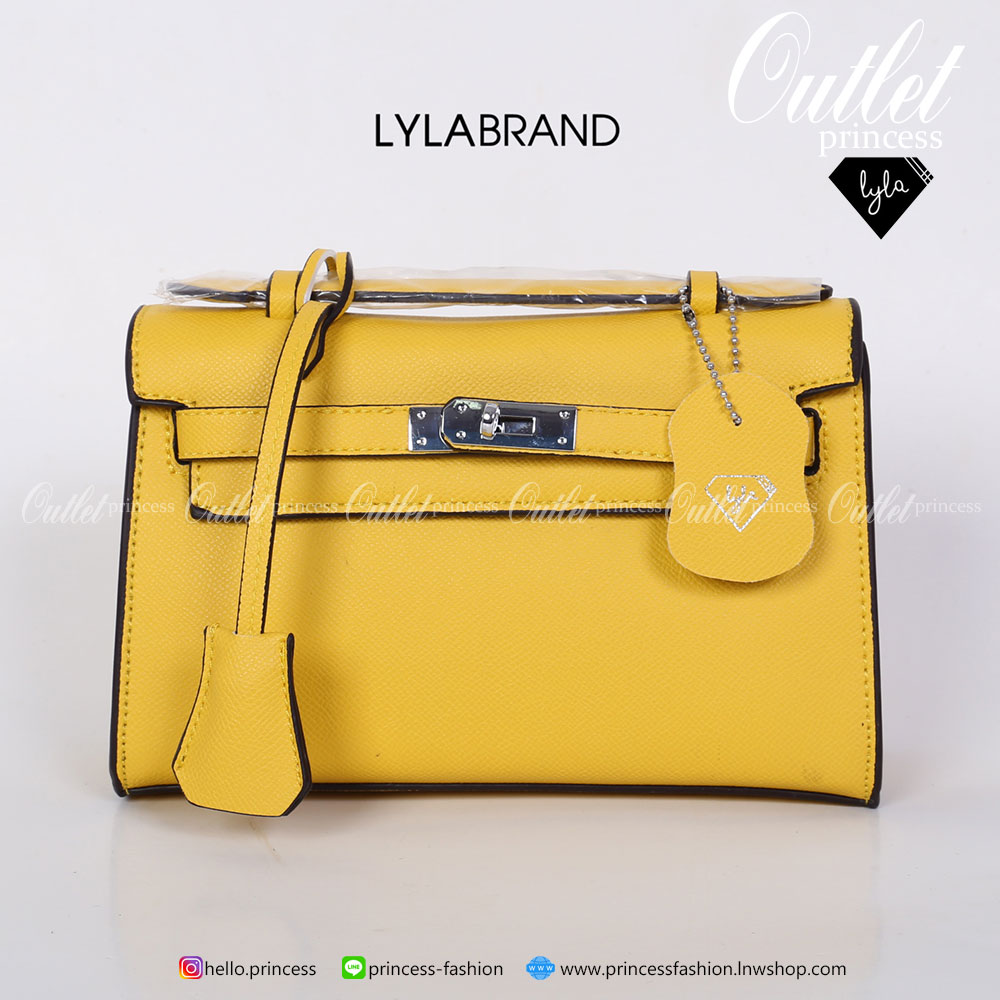 LYLABRAND🔔 KELLY MINI SIZE 22 CM / EPSOM PU TOP PREMIUM มาพร้อมสายหนังและสายโซ่คุณภาพดีสุดๆ ใบเล็กน่ารักพอดิบพอดีถือเป็นครัชออกงานได้ให้ลุคหรูสุด หรือจะใส่กับชุดทำงาน กางเกงยีนส์ ได้หมด ครบเลยค่ะ ให้ลุค ผู้ดีมากๆ ใส่ iphone plus ได้ทุกรุ่น มีสีให้