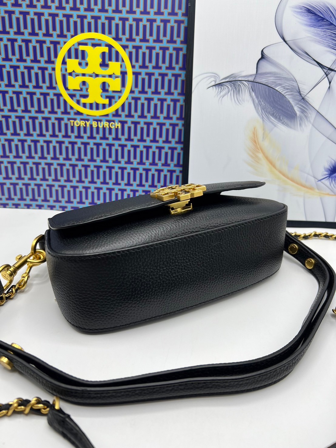 Tory Burch Britten Convertible Crossbody Bag กระเป๋าสะพายดีไซน์เรียบหรู เกรดออริ สลับแท้ 1:1 ใช้งานต่างประเทศได้