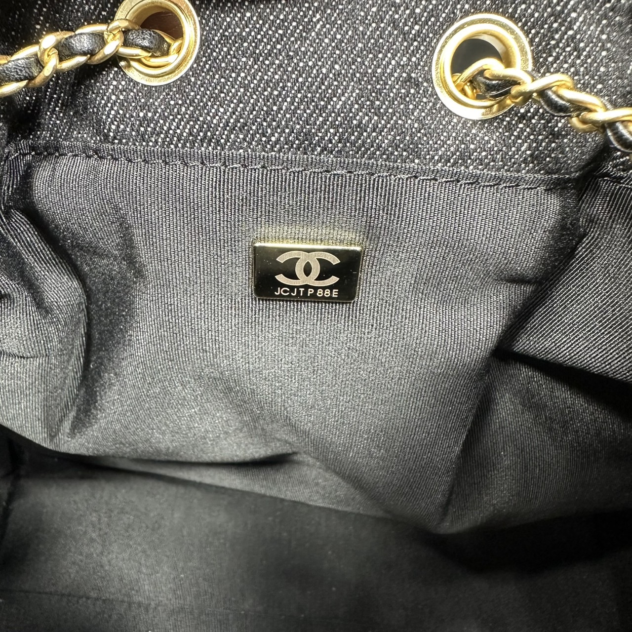 ORI หนังแท้ | 30cm CHANEL 25 Denim Handbag กระเป๋าสะพายทรงโฮโบเดนิม คอลใหม่ล่าสุด ต้อนรับฤดูกาล SPRING-SUMMER 2025 รูปทรงใช้งานได้จริง