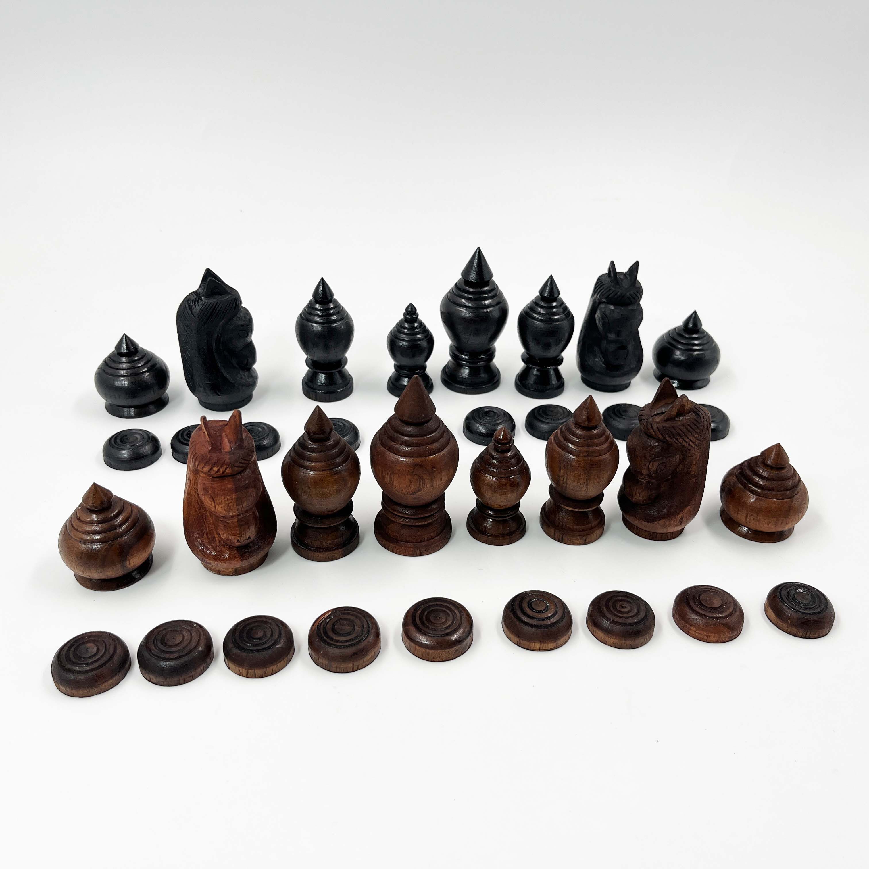 ชุดหมากรุกไทยตัวหมากชุดพยุหะคีรีพร้อมกระดานและกล่องไม้แบบหีบล็อค