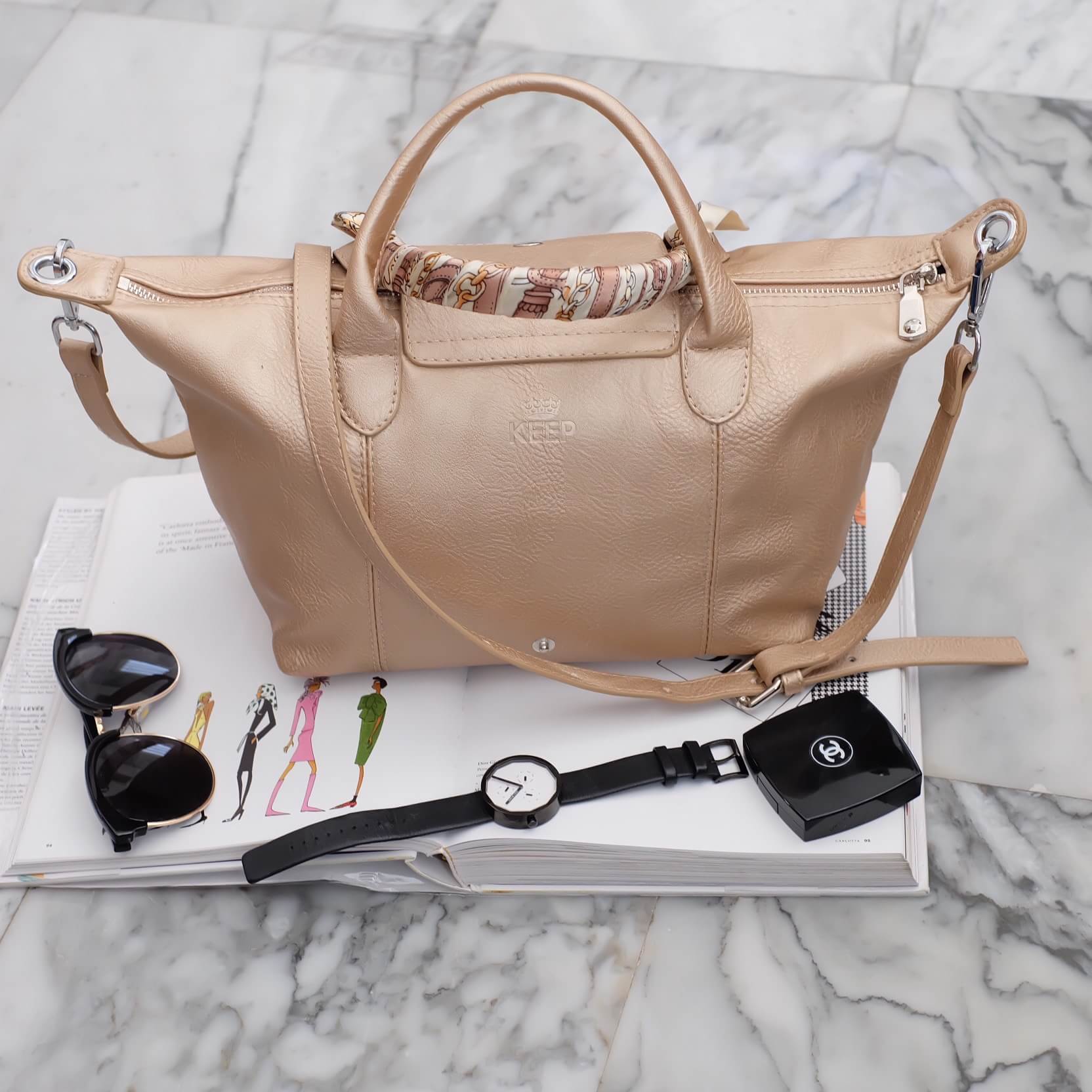 สีมาใหม่ค่า 🐼New arrival! KEEP ทรง longchamp รุ่น Duo Sister - สี luxury gold สวย หรู นำโชครับตรุษจีนเลยค่า ตัวกระเป๋าหนังแกะสังเคราะห์ ลายหนังสวยมากๆคะ นิ่ม สุดๆ รุ่นนี้ จะมี 2 ขนาด คือ mini และ basic ไซด์