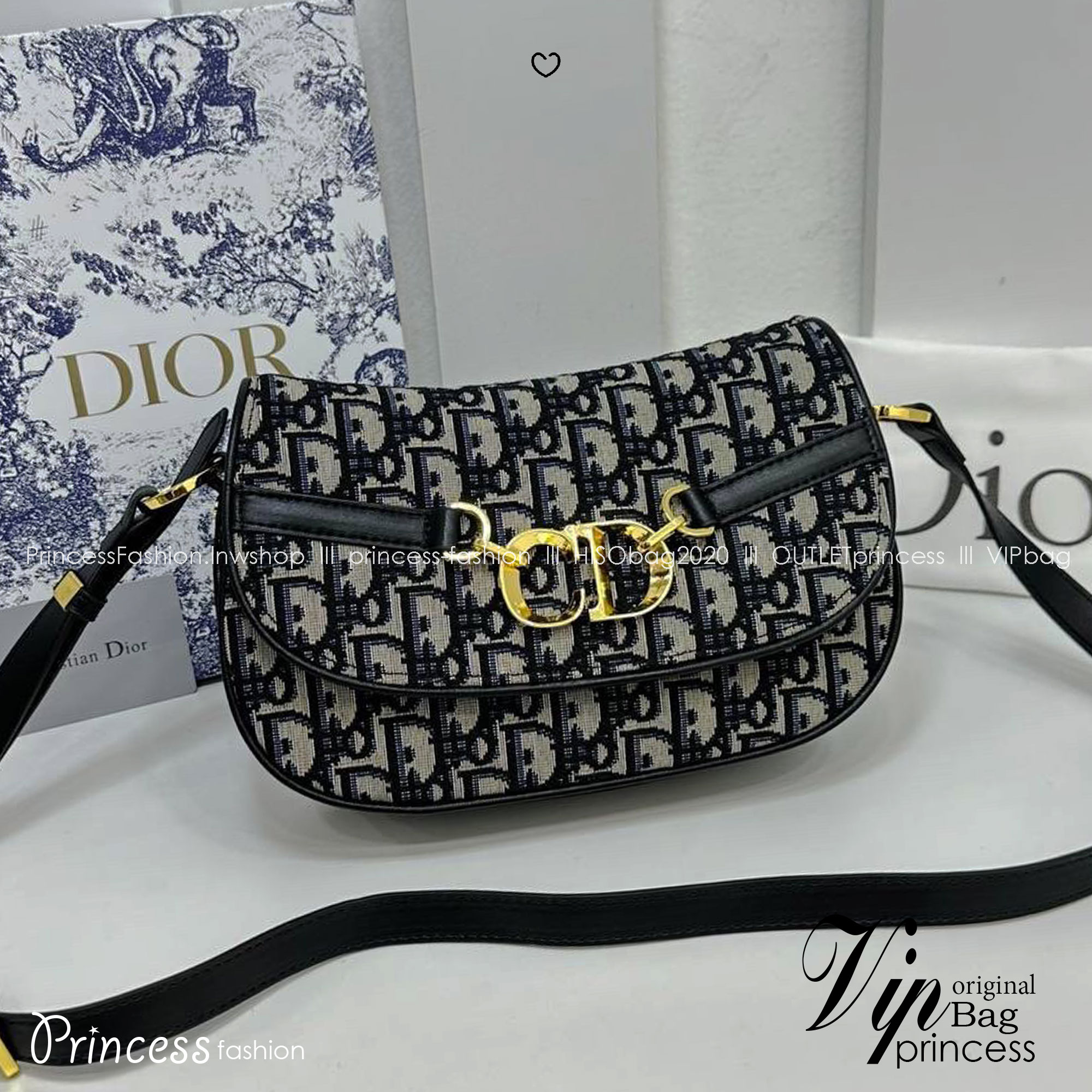 DIOR Small CD Besace Bag / Leather / Oblique Jacquard กระเป๋าสะพายดีไซส์ย้อนยุค โดดเด่นด้วยรูปลักษณ์ร่วมสมัย สง่างามเหนือกาลเวลา เกรดไฮเอน 1:1