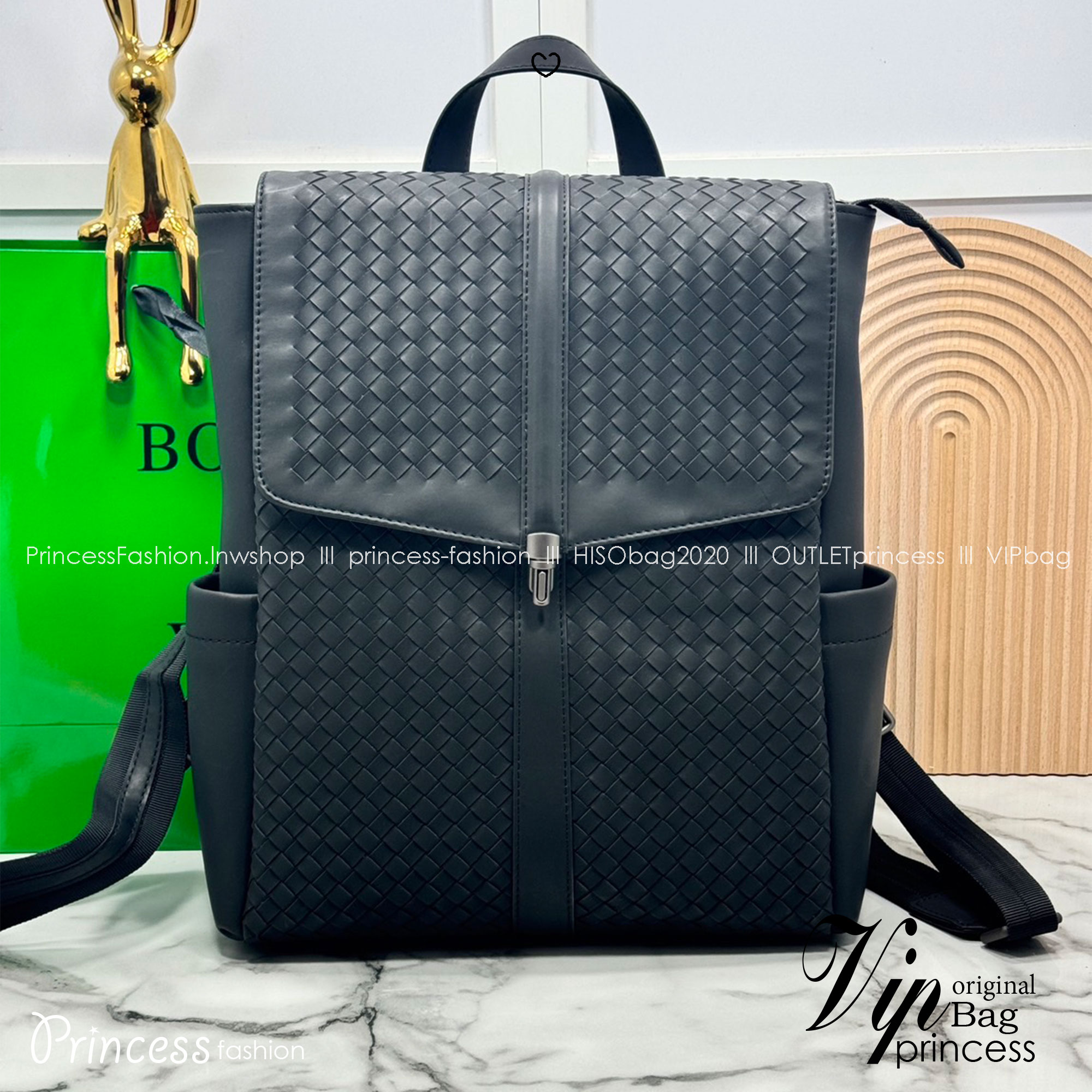 ORI หนังแท้ | Bottega Shadow Signature Flap Backpack / Bottega Backpack กระเป๋าเป้ กระเป๋าสะพายหลัง โดดเด่นด้วยงานสานตารางสวยคลาสสิคเรียบหรูเป็นเอกลักษณ์