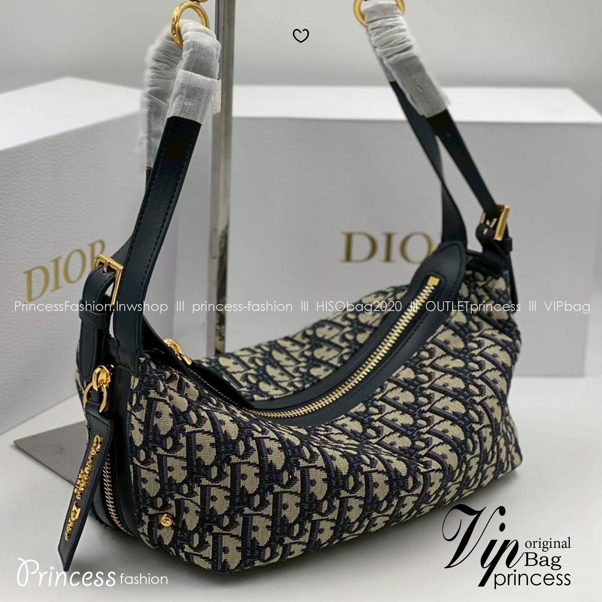 ORI หนังแท้ | DIOR D-Journey Bag กระเป๋าสะพายนิยามใหม่ดีไซน์ทันสมัย โดดเด่นด้วยรูปทรงโฮโบที่มาพร้อมกับดีไซน์ที่นุ่มนวลและทันสมัย พร้อมกับช่องใส่ของแบบติดซิป