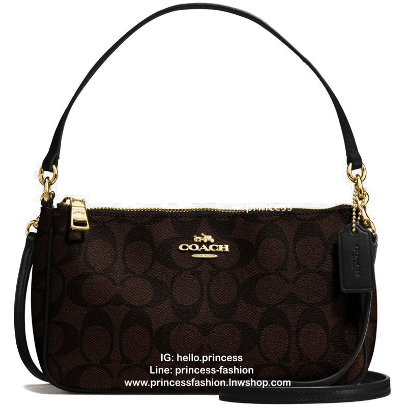 COACH HANDLE POUCH SIGNATURE BAG (รุ่นโลโก้อะไหล่ตัวเล็ก) กระเป๋าสะพาย หรือสะพายข้าง Crossbody ราคาสุดคุ้มค่ะ วัสดุ pvc อย่างดี ลาย C เปิดปิดกระเป๋าแบบซิป ภายในสามารถใส่กระเป๋าสตางค์ใบยาวขนาดปกติได้ ของอื่นๆจุค่ะ มีช่องเล็กใส่ของจุกจิก สายยาวถอดออกได้เลื่