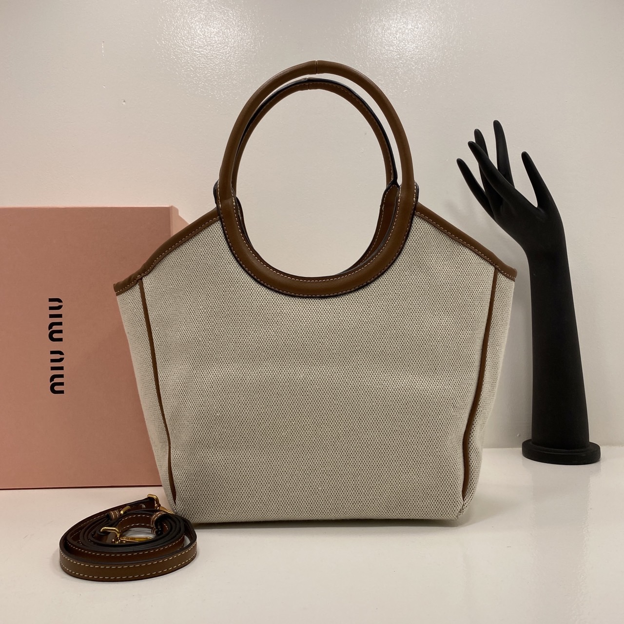 MIU MIU IVY TOTE BAG กระเป๋าถือ/สะพายทรงโท้ท คิ้วท์สุด จุของได้เยอะ เกรดออริ 1:1