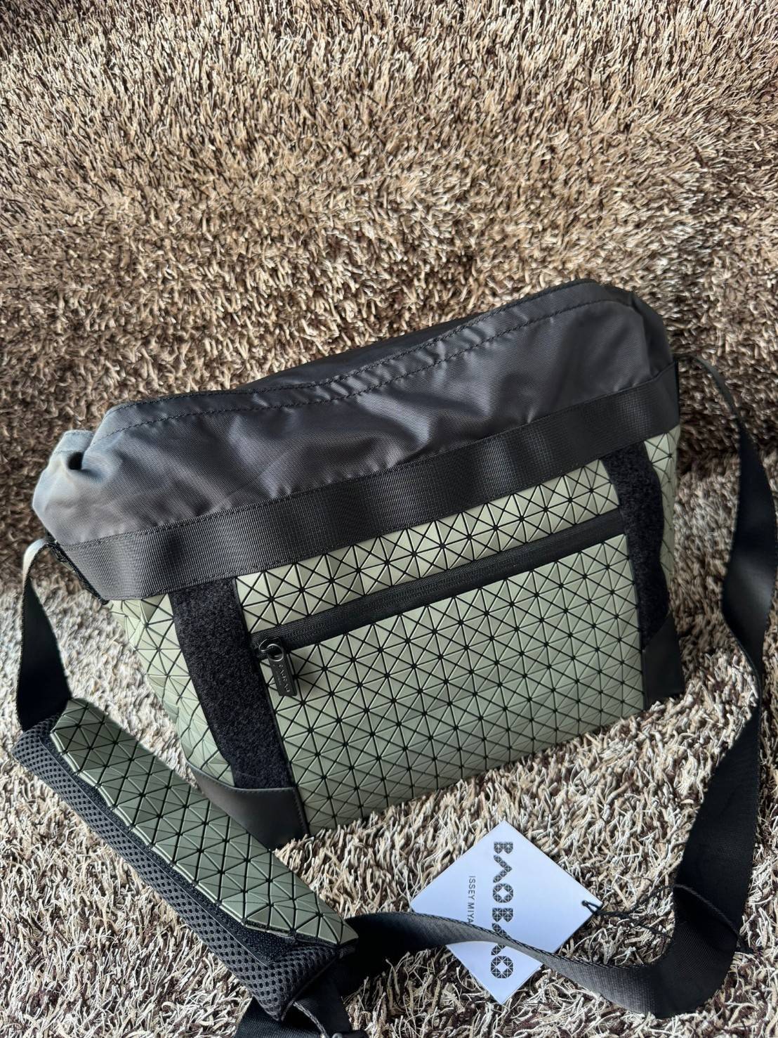 พร้อมส่ง 4 สี Baobao issey miyake Sling shoulder bag / Miyake geometric-panelled Laptop กระเป๋าสะพาย 🧡 เกรดออริจินอล 1:1 สลับแท้