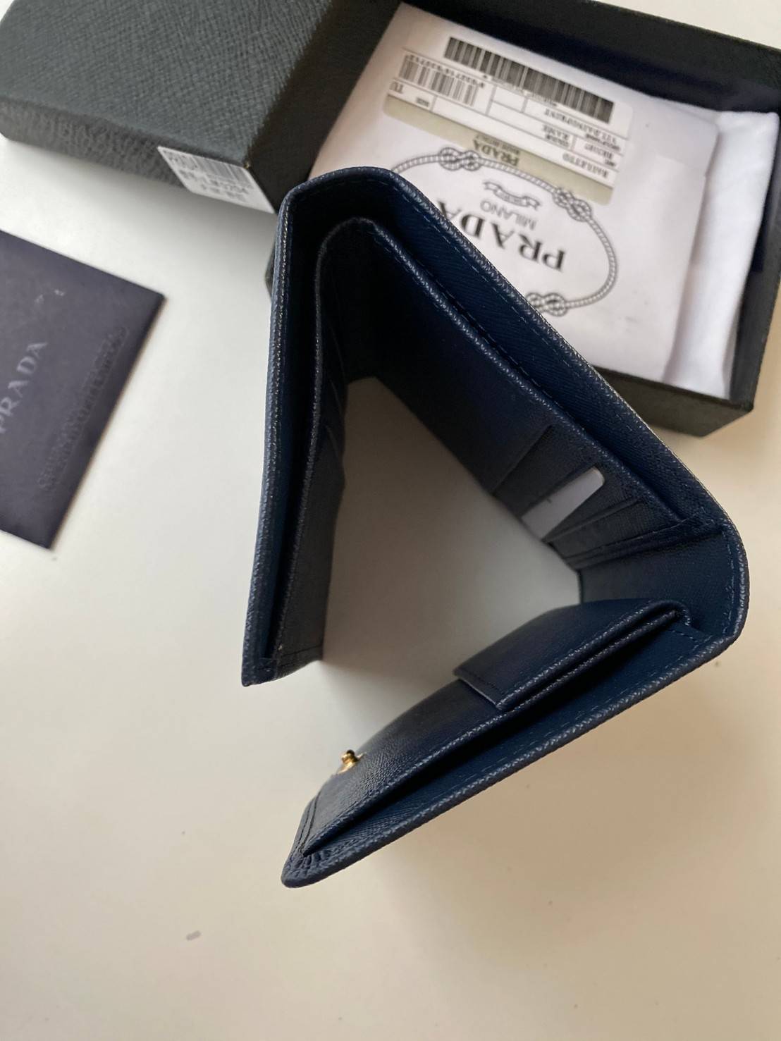 VIP หนังแท้ 】3พับ PRADA Saffiano Metal Tri-Fold Wallet Orchidea