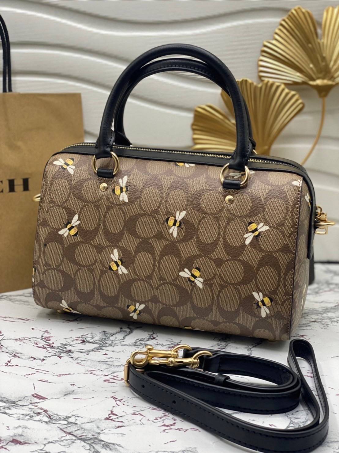 COACH ROWAN SATCHEL IN SIGNATURE CANVAS WITH BEE PRINT (C8591) พร้อมส่งที่ไทย