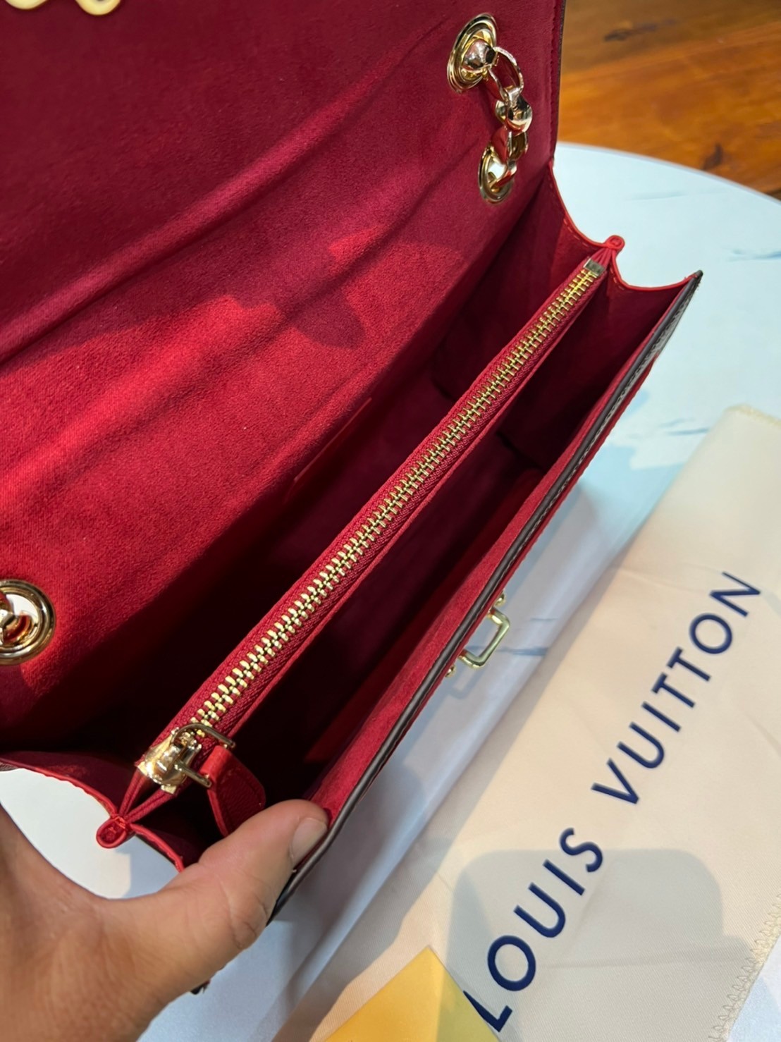 หนังแท้ LOUIS VUITTON VICTOIRE BAG พร้อมส่งที่ไทย