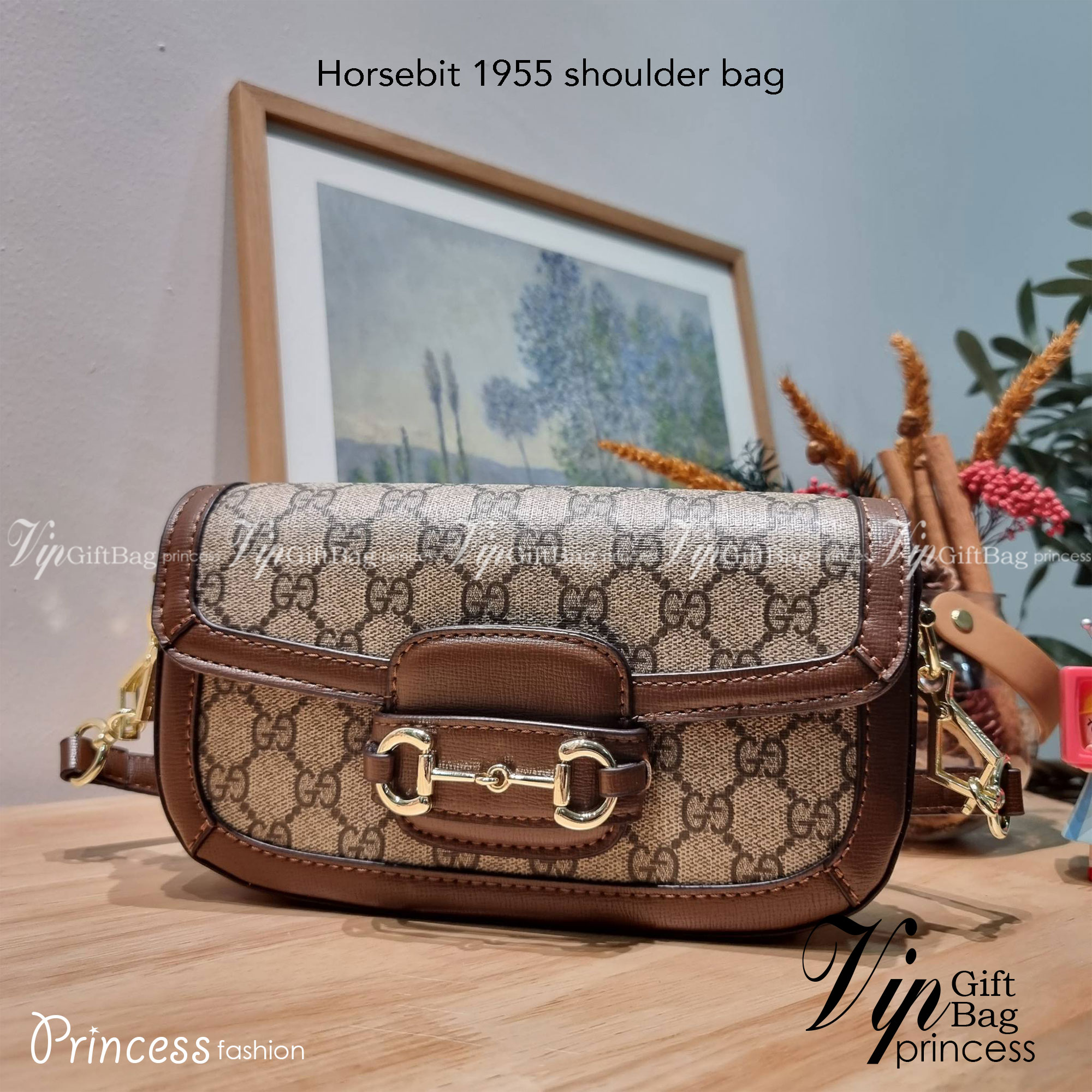 GUCCI Horsebit 1955 shoulder bag / GC STRAP MINI SHOULDER BAG กระเป๋าสะพายไหล่/สะพายข้าง ทรงคลาสสิค ไซส์ใหม่ ตอบโจทย์คนที่ไม่ชอบความใหญ่โต น้องจัดให้ไปเลย!!