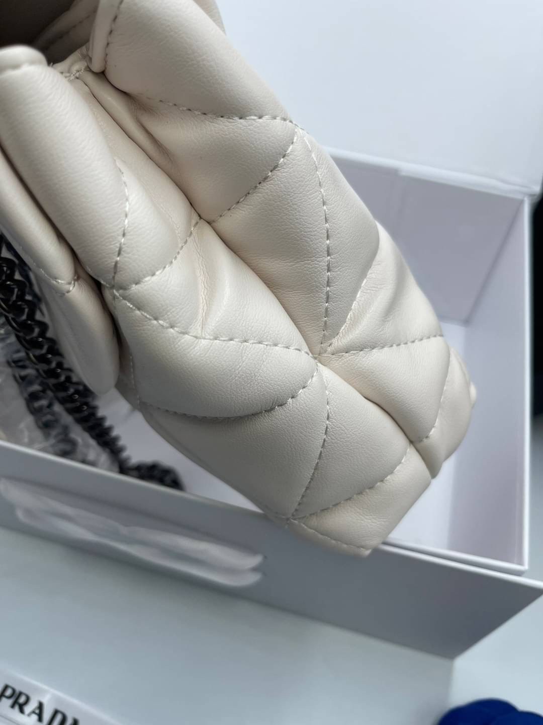 VIP 】PRADA Nappa Leather Prada Spectrum Bag หนังแท้ พร้อมส่งที่ไทย