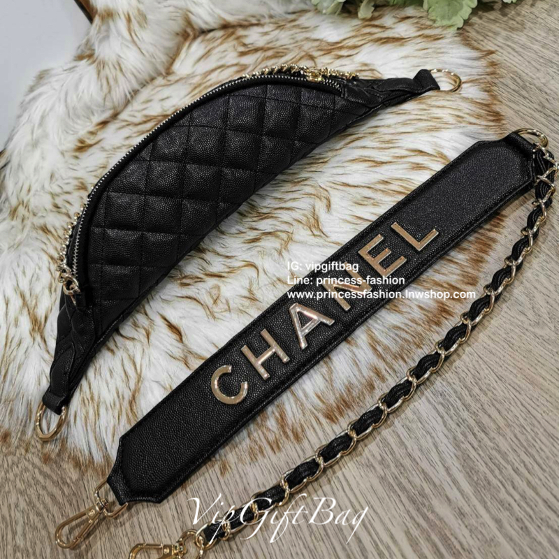 Chanel Waist Bag With Chain VIP Gift With Purchase (GWP) รุ่น Limited พรีเมี่ยม Chanel Perfume Counter กระเป๋าสะพาย คาดเอว หรือคาดอกรุ่นใหม่ล่าสุดวัสดุหนังคาเวียร์ลายตารางเปิดปิดด้วยซิปห้องอะไหล่แบรนด์ สะดวกใช้ ภายในมีโลโก้ ใส่มือถือ iphone ของจุกจิกได้ ร