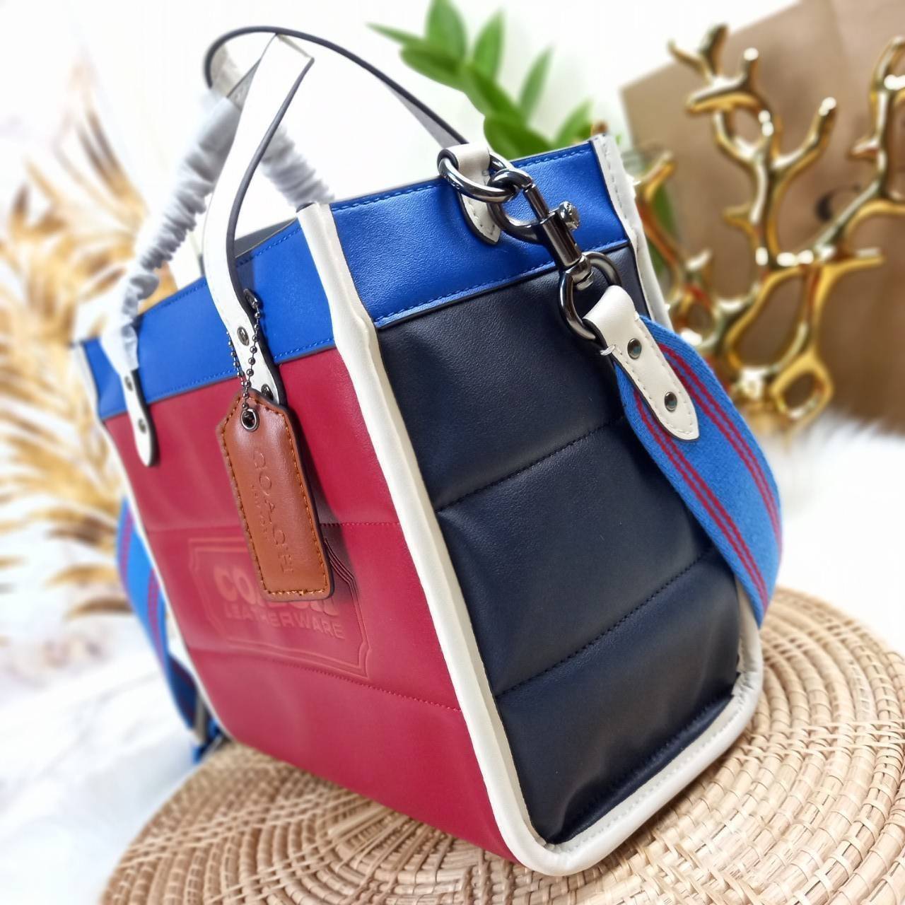 COACH CASUAL STYLE STREET STYLE 2WAY PLAIN LEATHER ELEGANT STYLE (C6958 C6852) 🌺 ที่สุด! ของที่สุด!! กระเป๋าถือ กระเป๋าสะพายรูปทรงสุดฮิต สุดคลาสสิค รุ่น UNISEX ที่ชิคๆ สบายๆ ได้ทั้งชายและหญิง// วัสดุหนังแท้ทั้งใบ ตัดเย็บด้วยหนังเนื้อนุ่มพิเศษ หนา 