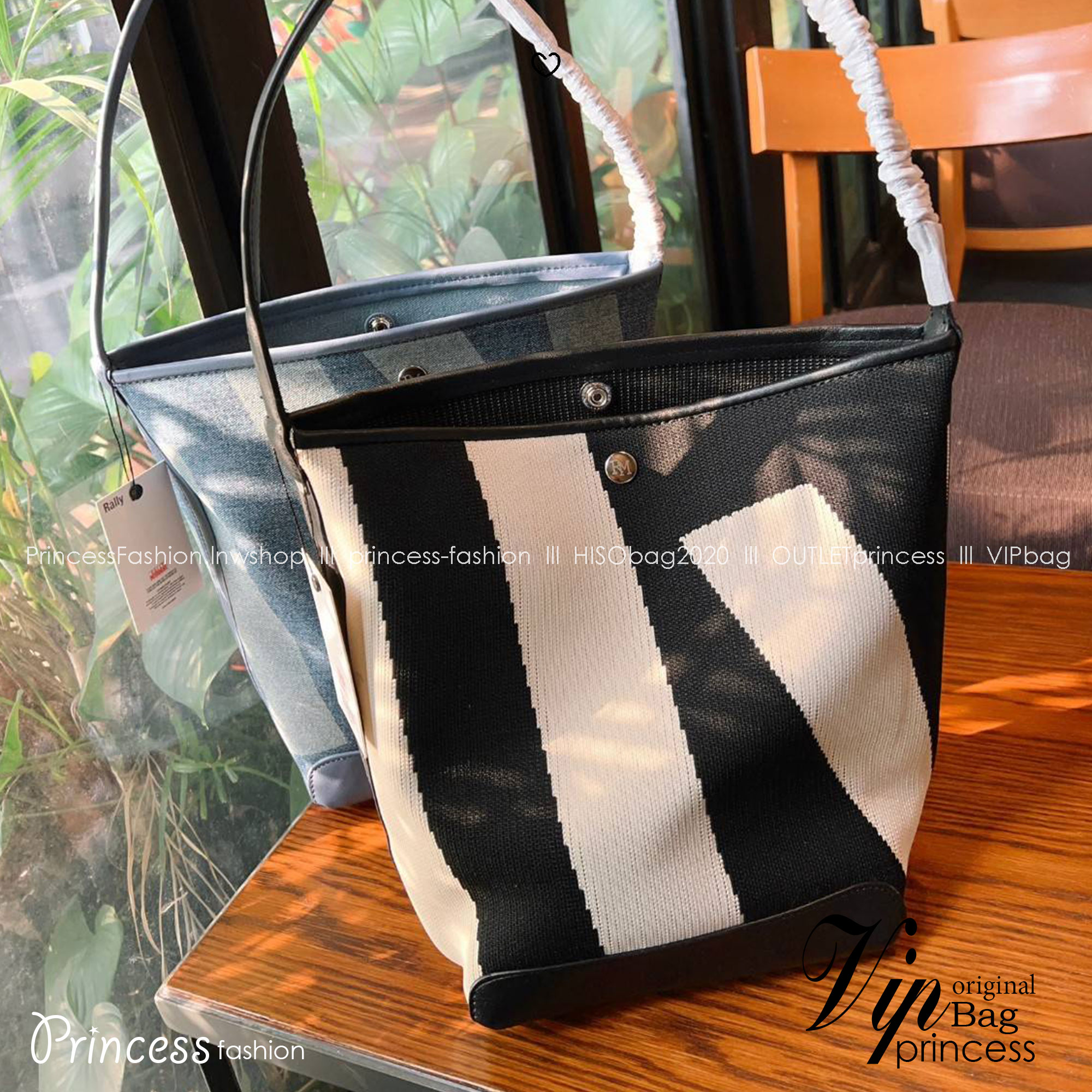 Rally movement the bag Knit Black เป็นไอเท็มที่ฮอตสุดๆแห่งปีจริงๆ กับกระเป๋าทรงบัคเก็ต น้ำหนักเบาๆ ฮอทติดลมบน จุของได้แบบหนำใจ ทอลายโลโก้ด้วยเทคนิค Sturdy Stretch Knit