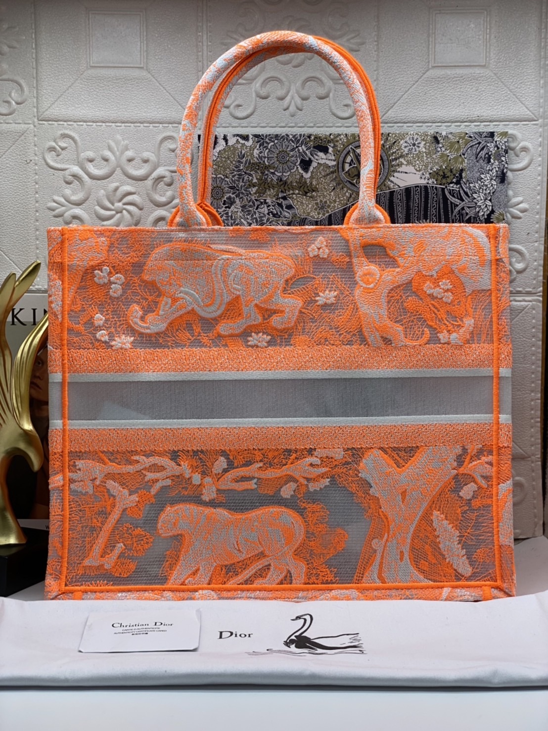 DIOR Book Tote Fluorescent Orange Toile de Jouy Transparent Canvas เกรดออริจินอล ภาพสินค้าถ่ายจากงานขายจริงใช้งานต่างประเทศได้