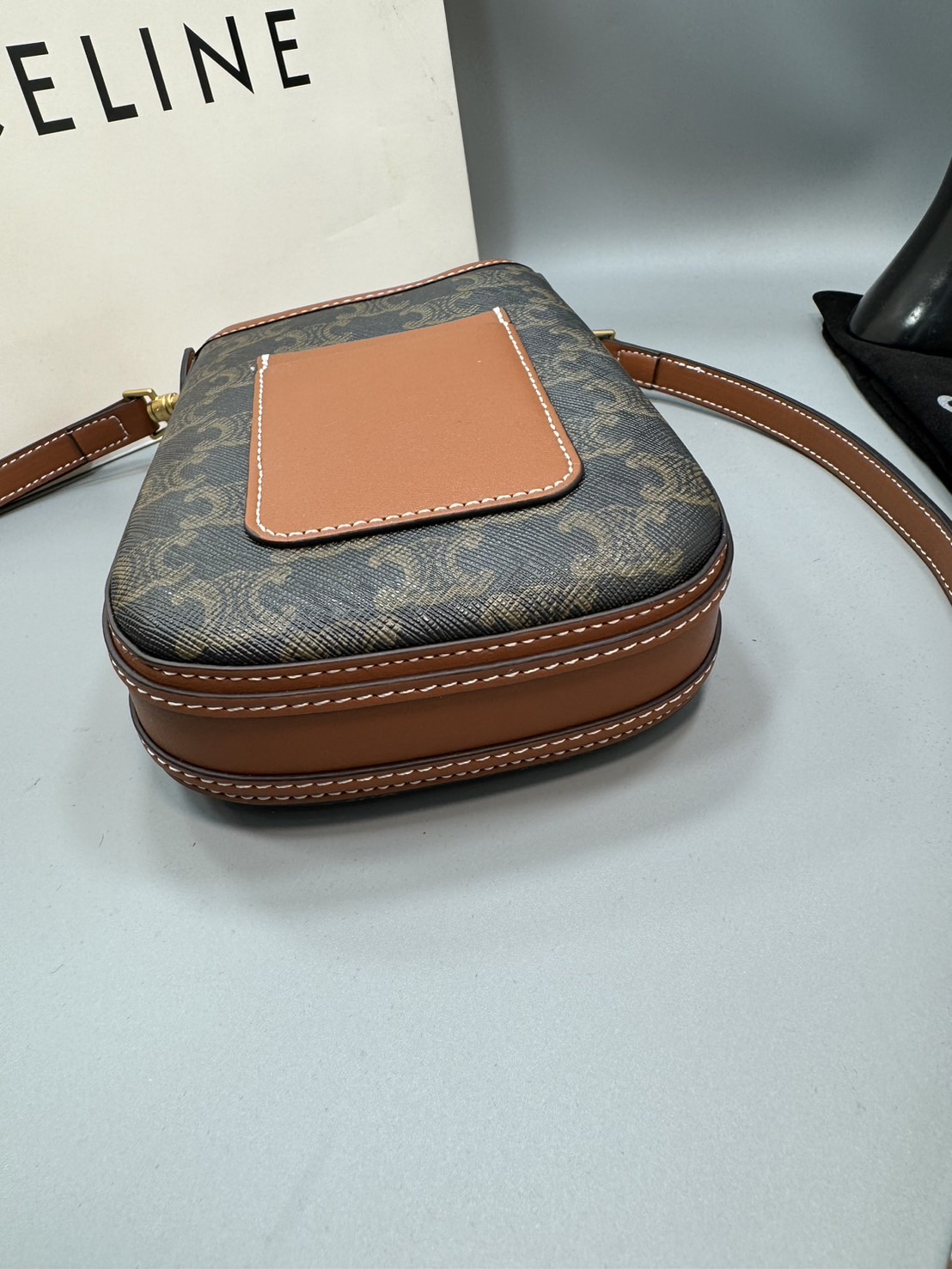 CELINE PHONE POUCH IN TRIOMPHE CANVAS กระเป๋าใส่โทรศัพท์ เกรดออริ สลับแท้ 1:1 ใช้ต่างประเทศได้