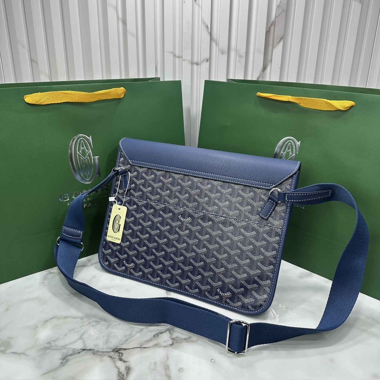 ORI หนังแท้ | Goyard Coursier Messenger bag กระเป๋าแมสเซ็นเจอร์ดีไซน์ใหม่ กะทัดรัดใช้งานได้อย่างคล่องตัว เหมาะมากสำหรับสายสปอร์ต ที่สุดของความหรูตอบโจทย์การใช้งาน ใบจริงสวยงามตามรูปค่ะ