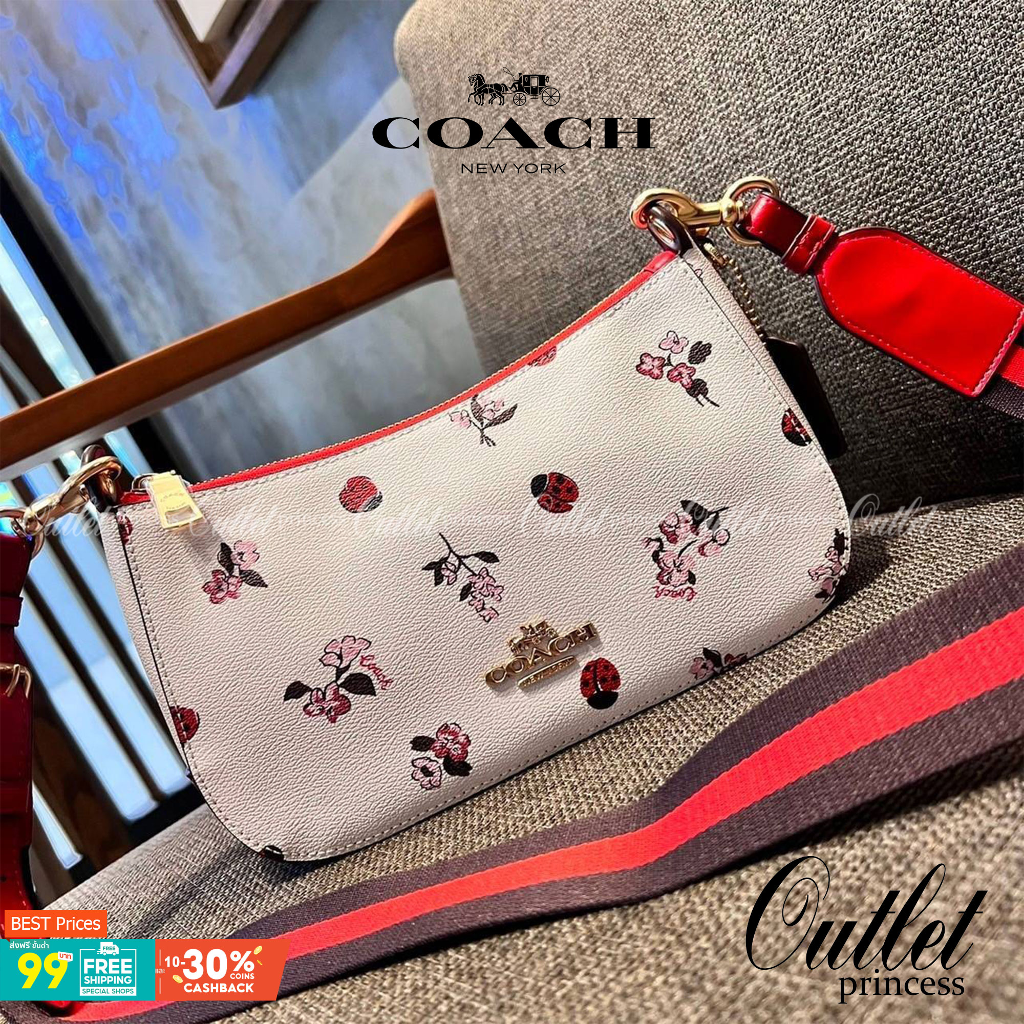 COACH C7973 JES BAGUETTE WITH LADYBUG FLORAL PRINT คอลเลคชั่นใหม่ล่าสุด พร้อมเสิร์ฟความสวยถึงบ้านเช่นเคย!! กระเป๋าสะพายทรงบาแกตต์ ดีไซน์ย้อนยุค ที่แอบแฝงความเรียบหรูดูแพงอยู่ในตัว โดดเด่นด้วยสายสะพายเส้นใหญ่ โทนสีคอนทราส ทำให้ไอเท็มนี้ดูมีลูกเล่นมากขึ้น ว