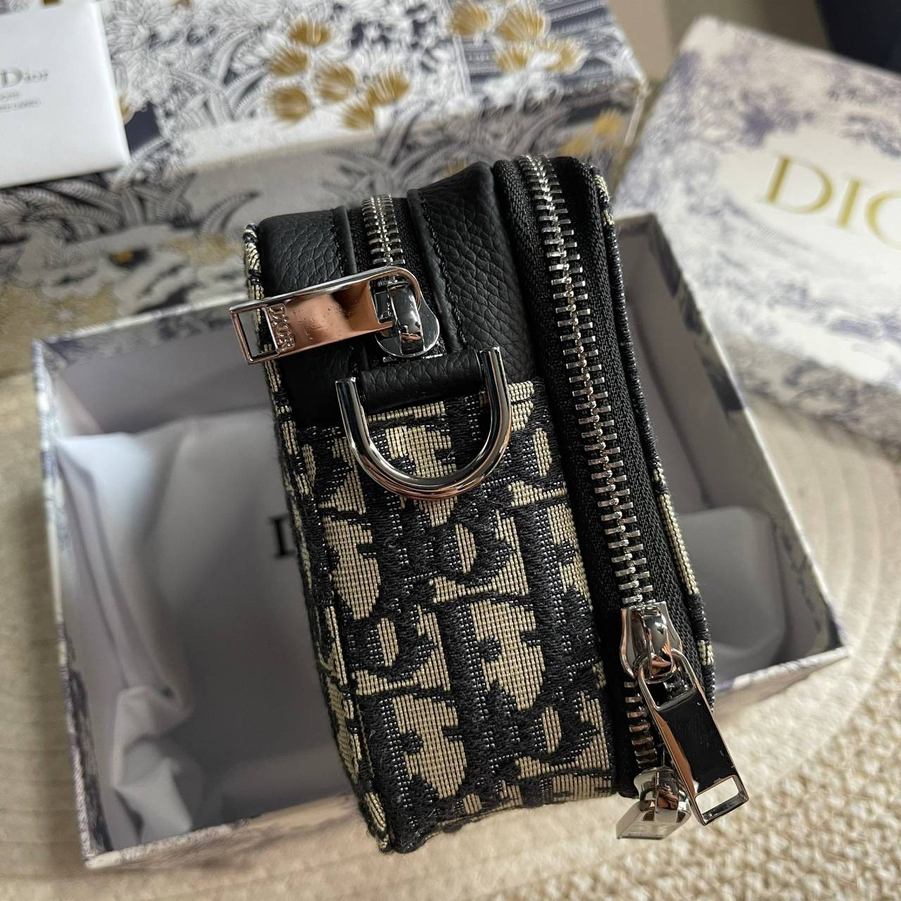 ORI 🥂 หนังแท้ DIOR POUCH WITH SHOULDER STRAP Oblique Jacquard พร้อมส่งที่ไทย งานหนังแท้และผ้าแจ็คการ์ดออริจินอล ภาพสินค้าถ่ายจากงานขายจริง ใช้งานต่างประเทศได้