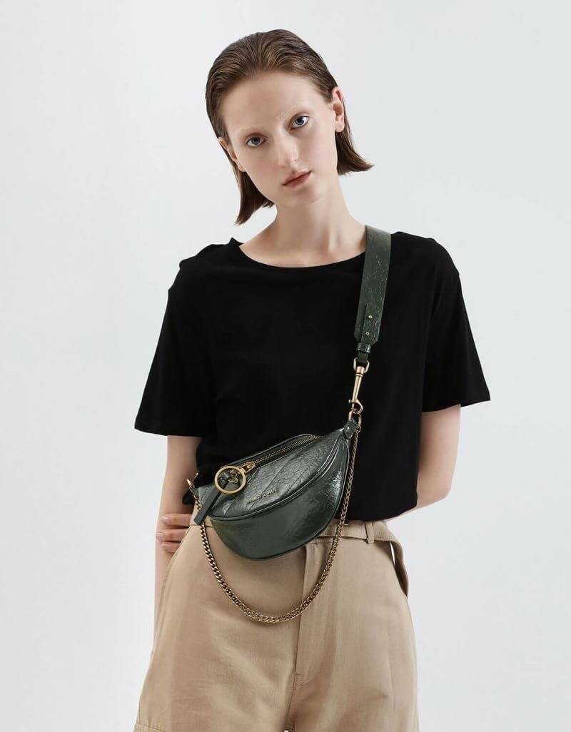 CHARLES & KEITH WRINKLED EFFECT RING ZIP TASSEL CROSSBODY BAG กระเป๋าสะพาย/คาดเอว/คาดอกรุ่นใหม่ล่าสุด เปิด-ปิดด้วยซิป ภายในโล่งกว้างมีช่องเล็กใส่บัตร จุของได้เยอะ ดีไซต์เก๋ไม่ซ้ำใคร มาพร้อมสายสะพาย 2 สายให้เลือกสะพายได้หลากหลายแบบไม่มีเบื่อแน่นอนจ้า