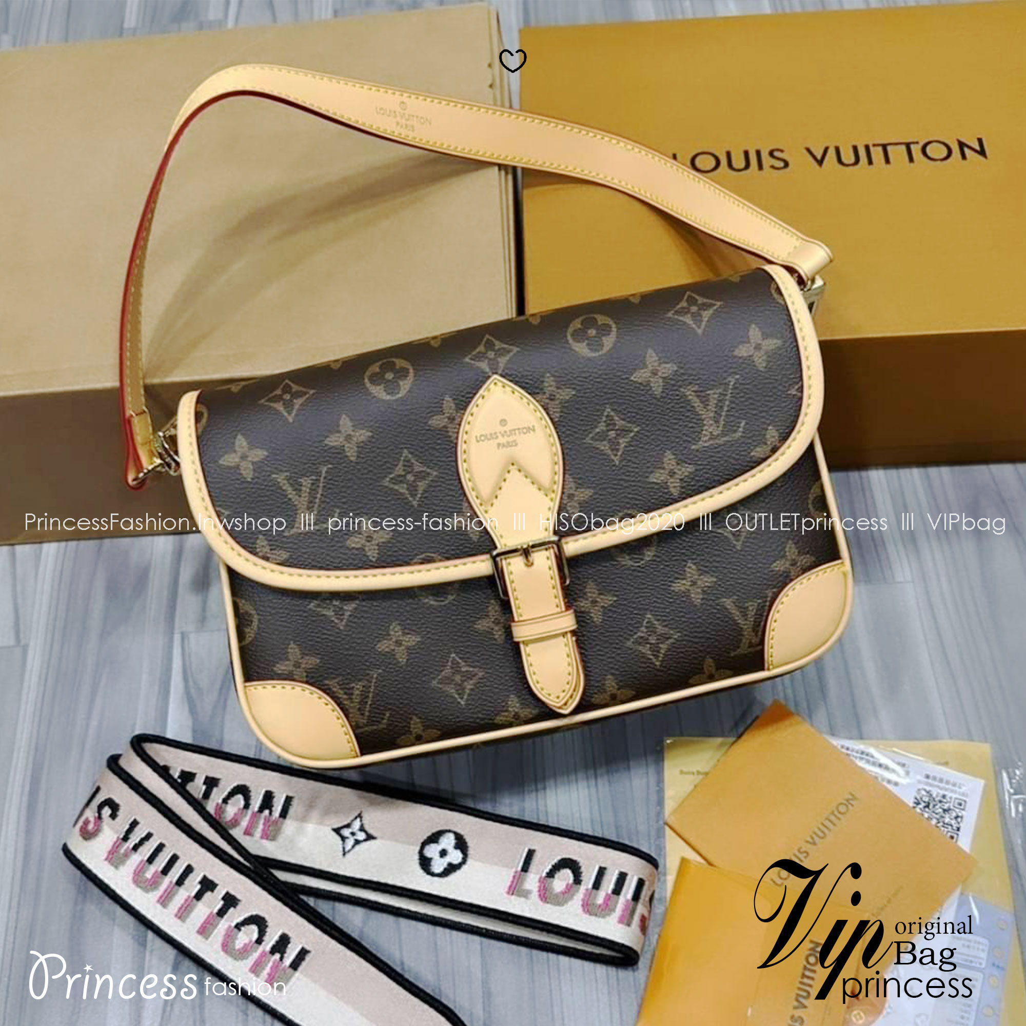 LV Diane Bag Monogram canvas กระเป๋าสะพายมัลติฟังก์ชั่น ดีไซน์น่ารักน่าใช้ วัสดุหนังแคนวาส มีสายมาให้ถึง 2 แบบ สายหนังคล้องไหล่ได้ และสายสปอร์ตครอสบอดี้ได้ ปรับเปลี่ยนใช้ตามลุคแต่ละวันได้เลย ตอบรับทุกโอกาสของสาวๆได้ง่าย แมทช์ได้ทุกลุคจ้า