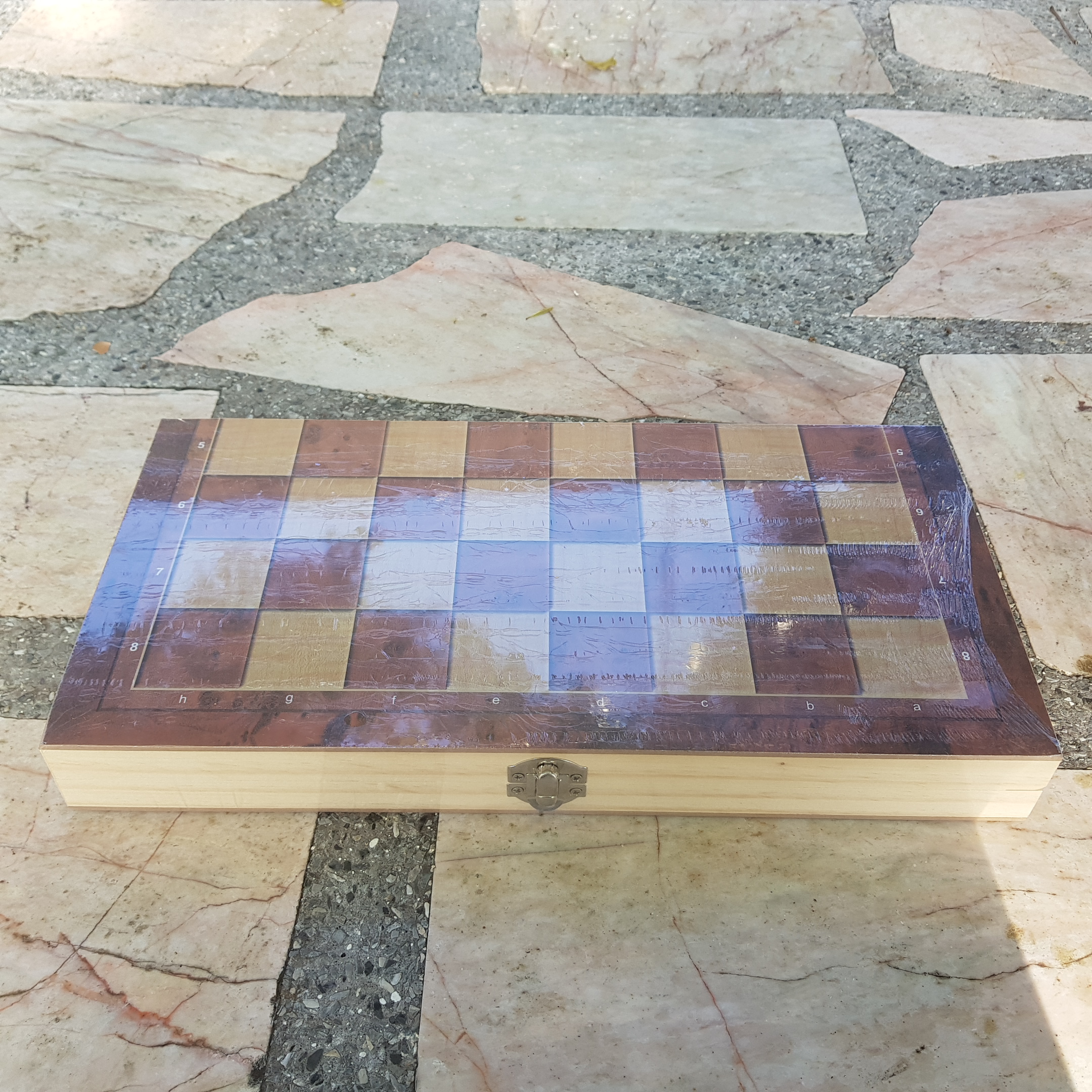 ชุดหมากรุกสากลไม้พับได้ 3 ใน 1 พร้อมหมากฮอสและแบ๊กเกมม่อน (Chess,Checker,Backgammon)