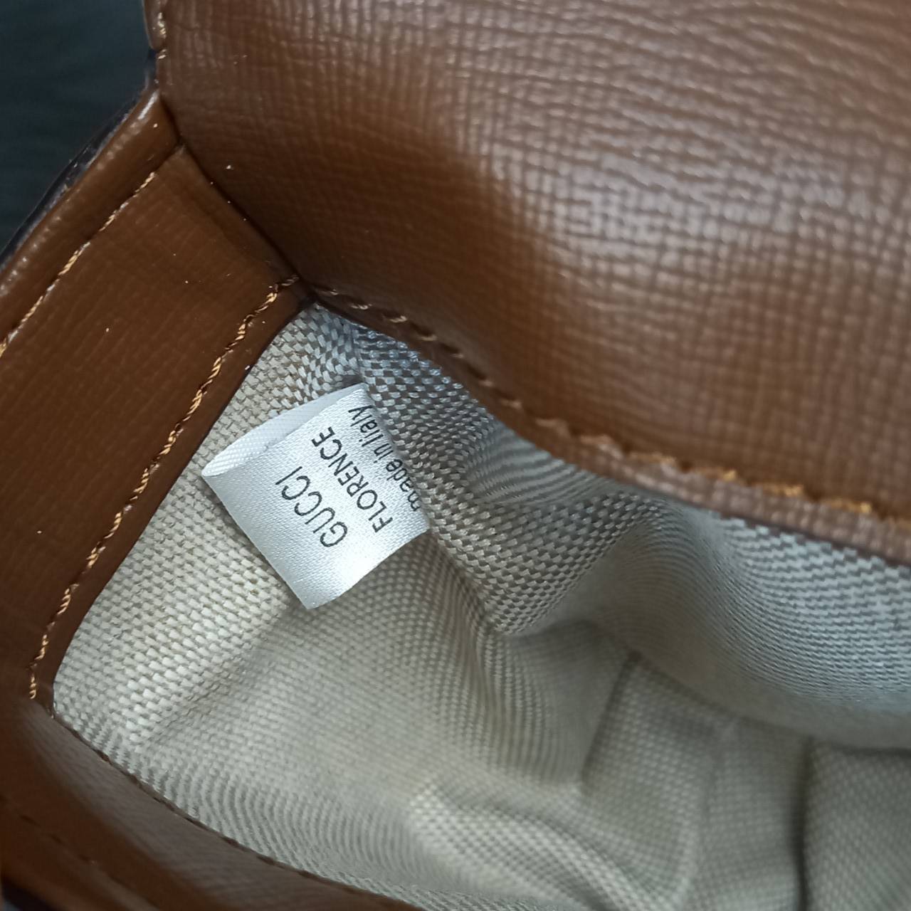 GUCCI HORSEBIT 1955 MINI BAG กระเป๋า crossbody รุ่นฮิต สุดหรูหรา คลาสสิค จุของสำคัญได้เยอะ มาพร้อมสายสะพายยาว 2 เส้น สามารถ ปรับระดับได้ ถอดออกได้ รุ่นนี้ใช้งานดีมาก บอกต่อกันถึงที่สุด ใช้ได้ทุกโอกาส เป็นอีกรุ่นที่โดดเด่นมากๆ