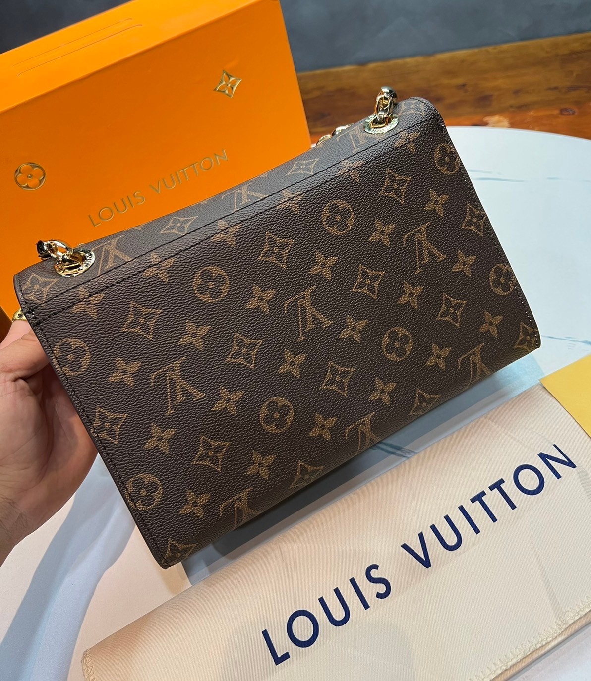 หนังแท้ LOUIS VUITTON VICTOIRE BAG พร้อมส่งที่ไทย