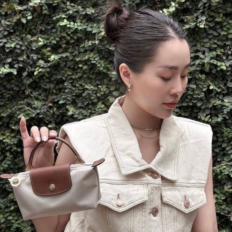LONGCHAMP LE PLIAGE ORIGINAL Pouch with handle กระเป๋าใบเล็กขนาดกระทัดเหมาะกับใส่ของจำเป็นจุกจิก กันน้ำได้ พร้อมส่ง