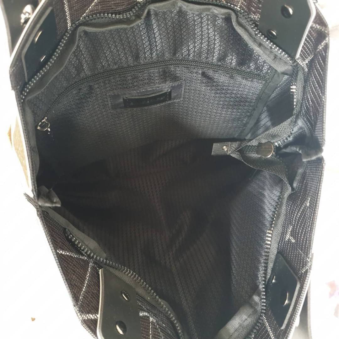 David Jones รุ่น Candy color ใบนี้ มาพร้อมกับน้องกระต่าย สีเข้า set กับกระเป๋าคะ