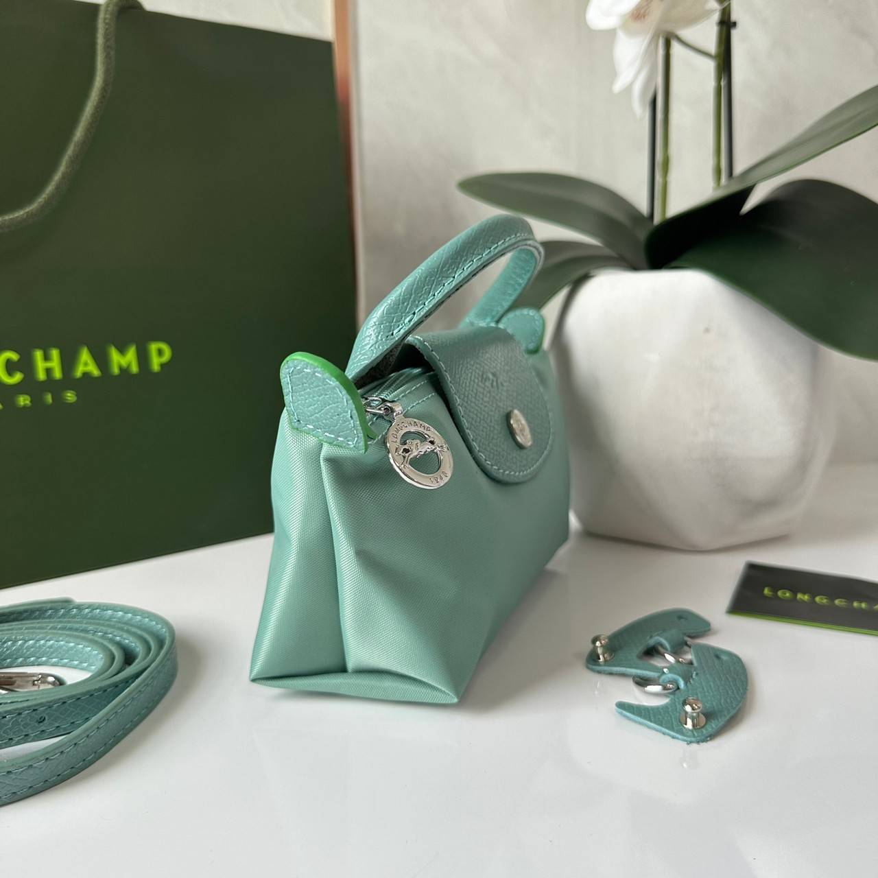 LONGCHAMP LE PLIAGE ORIGINAL Pouch with handle กระเป๋าใบเล็กขนาดกระทัดเหมาะกับใส่ของจำเป็นจุกจิก