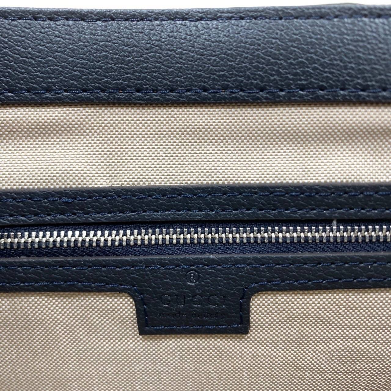 ORI หนังแท้ | GUCCI Ophidia medium messenger bag Navy Blue กระเป๋าสะพายทรงแมสเซ็นเจอร์ Canvas GG Supreme เนื้อผ้าที่เหมาะสำหรับไลน์แอคเซสเซอรี่สำหรับผู้ชาย โดยการเพิ่มกลิ่นอายความโมเดิร์นให้กับดีไซน์ของแบรนด์อันเป็นเอกลักษณ์