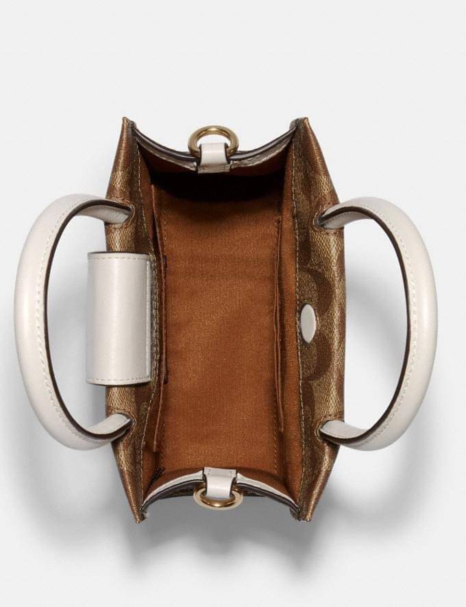 COACH MINI CALLY CROSSBODY IN SIGNATURE ((3599, 2184, 5693, 2134, 2183)) พร้อมส่งที่ไทยทันที! กระเป๋าสะพายครอสบอดี้ร์ กระเป๋าครอสบอดี้โท้ทมินิไซส์ รุ่นใหม่สุดฮอต!! ใบจริงคือน่ารักม้ากกกก!! สวยอยู่ทรง น่ารักน่าใช้ ทรงTote ปากกระเป๋าเปิดปิดแบบแม่เหล็ก ภายใน