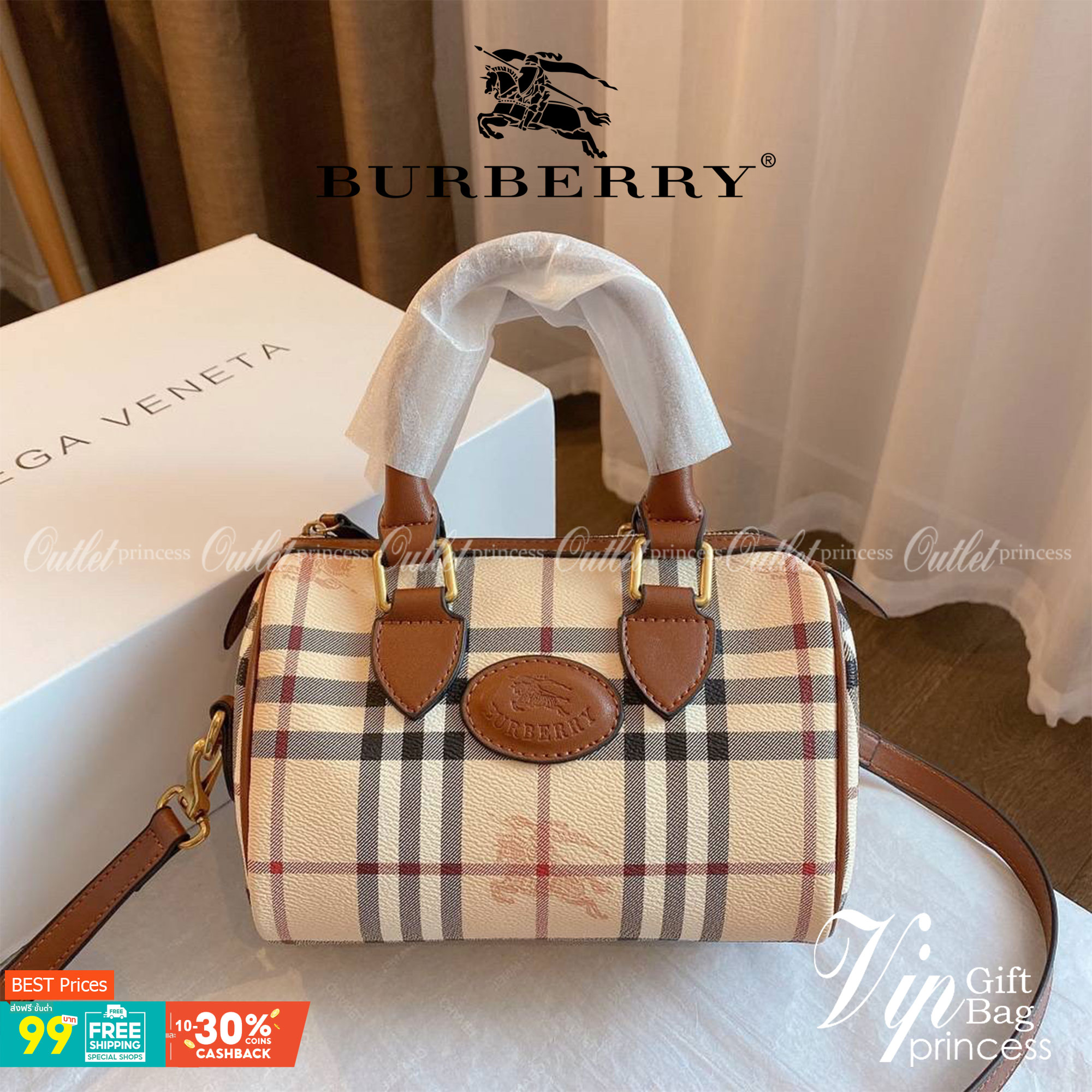 BURBERRY MINI PILLOW VINTAGE BAG Limited Edition วัสดุหนังPVC หนังนิ่ม เปิดปิดด้วยซิปยาวที่จับหนัง ภายในมีช่องใส่ของโล่งกว้าง พร้อมช่องเล็กอีกหนึ่งช่อง สามารถใส่มือถือ กระเป๋าสตางค์สั้น ของจุกจิกได้ มาพร้อมสายสะพายยาวหนังแท้ อะไหล่แบรนด์สีทองวินเทจ Rare i