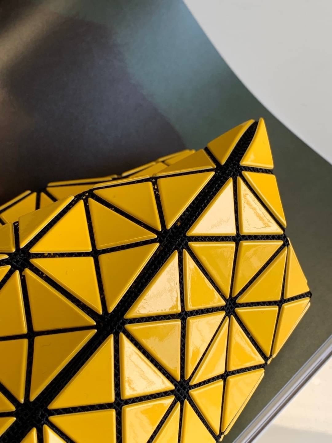 BAOBAO ISSEY MIYAKE 6x6 BLOCK TOTE BAG กระเป๋าถือทรง shopping โท้ท ลายตาราง บล็อคสี่เหลี่ยมสามเหลี่ยม ภาพสินค้าถ่ายจากงานขายจริง ใช้งานต่างประเทศได้ค่ะ