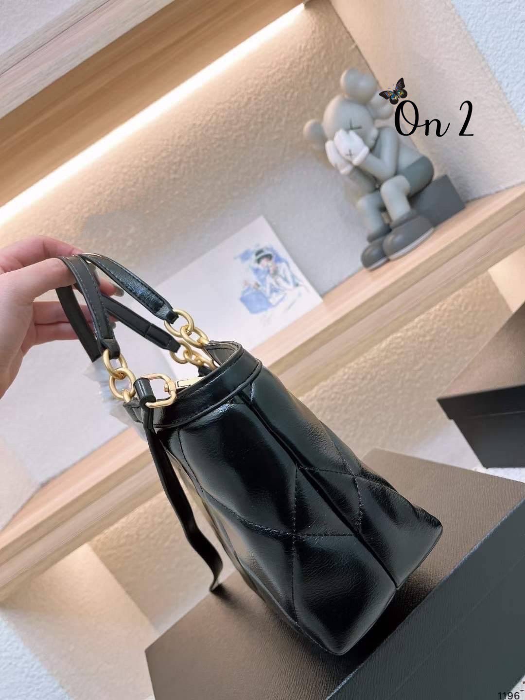 YSL Shopping Tote Handbag & Crossbody Bag 10" ใหม่รับ summer กระเป๋าสะพายทรงโท้ท งานหนังสวยเต็มใบ จุของได้แบบจุกๆ ดีไซน์คลาสสิค ใช้งานได้ง่ายด้วยหูจับและสายสะพาย