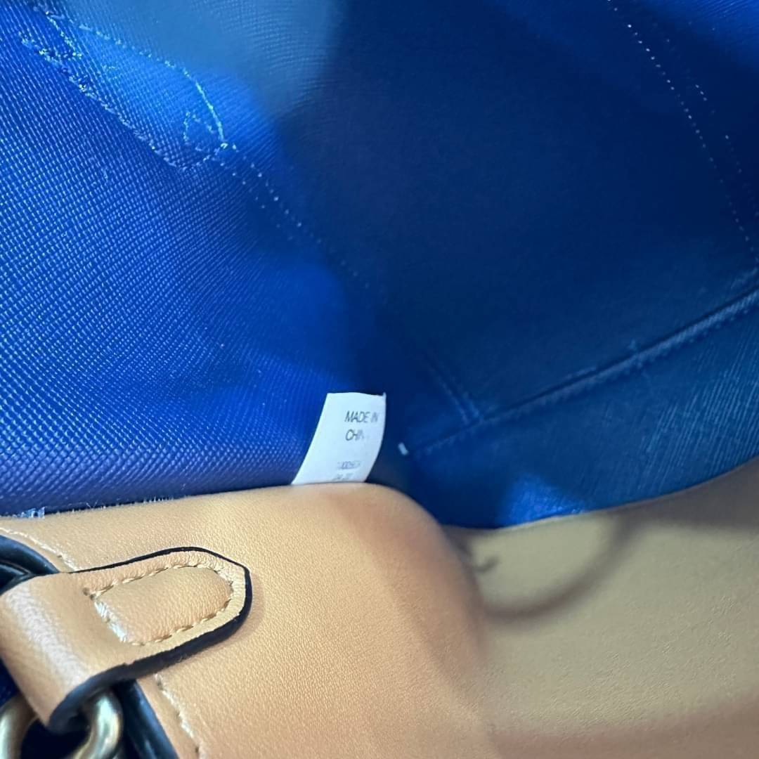 TORY BURCH MINI PERRY TOTE / TORY TOTE BAG / TORY BAG พร้อมส่ง 3 สี กระเป๋าแบบมินิมอลในรูปทรงใหม่ที่คล่องตัว ใส่มือถือได้ทุกรุ่น